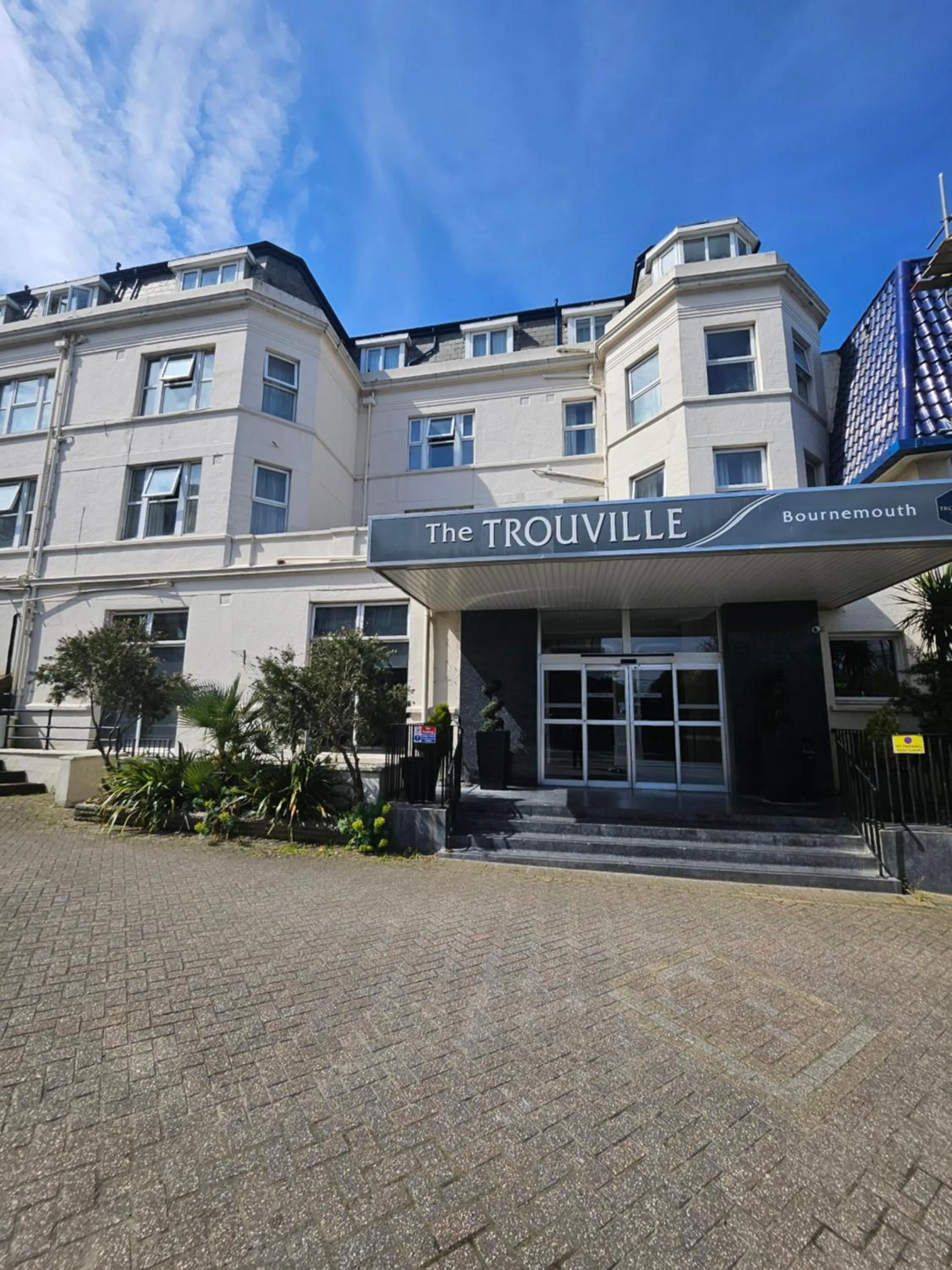 Property building in The Trouville Bournemouth