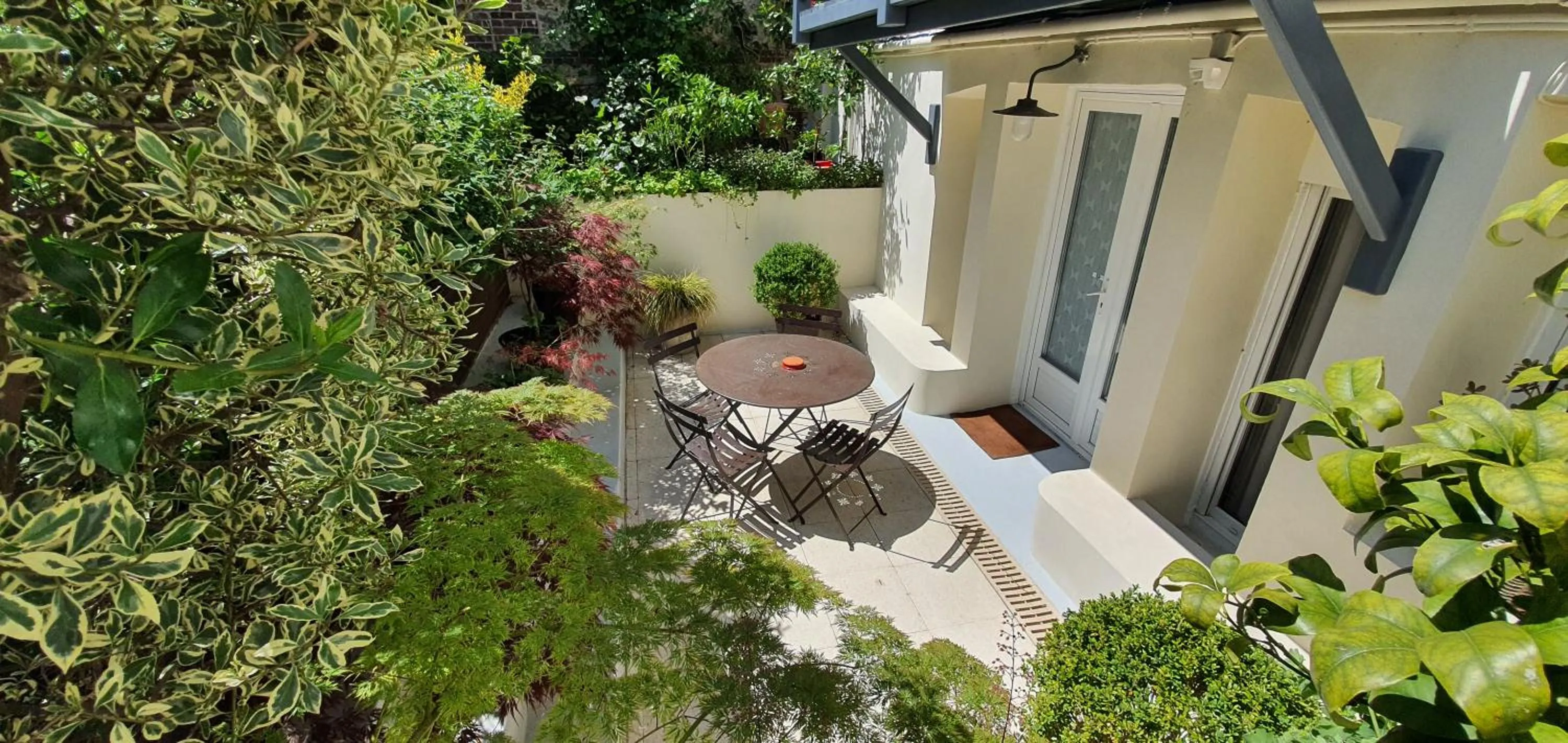 Shower in Hôtel de la Côte Fleurie