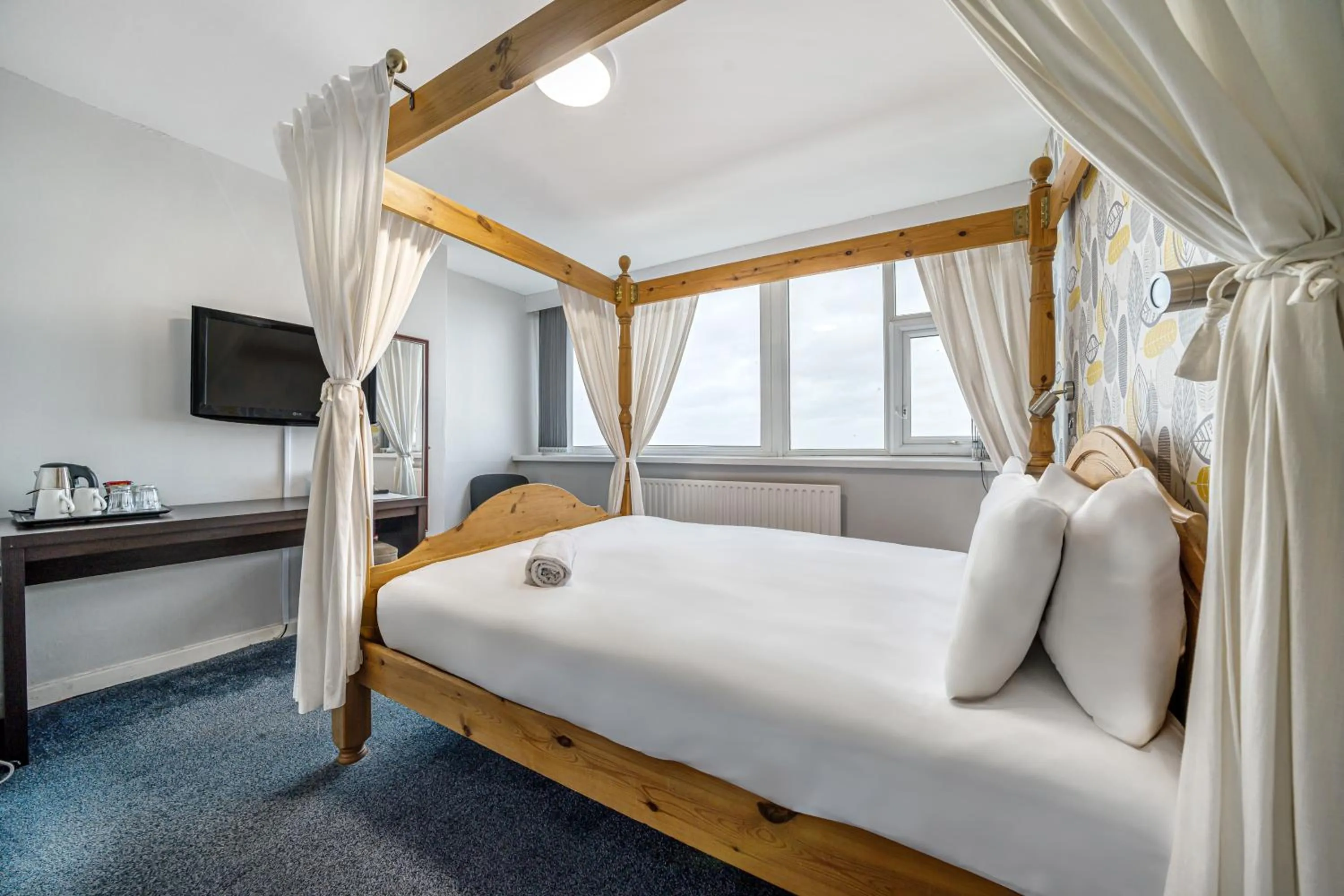 Bedroom, Bed in Bluewaters Hotel Blackpool