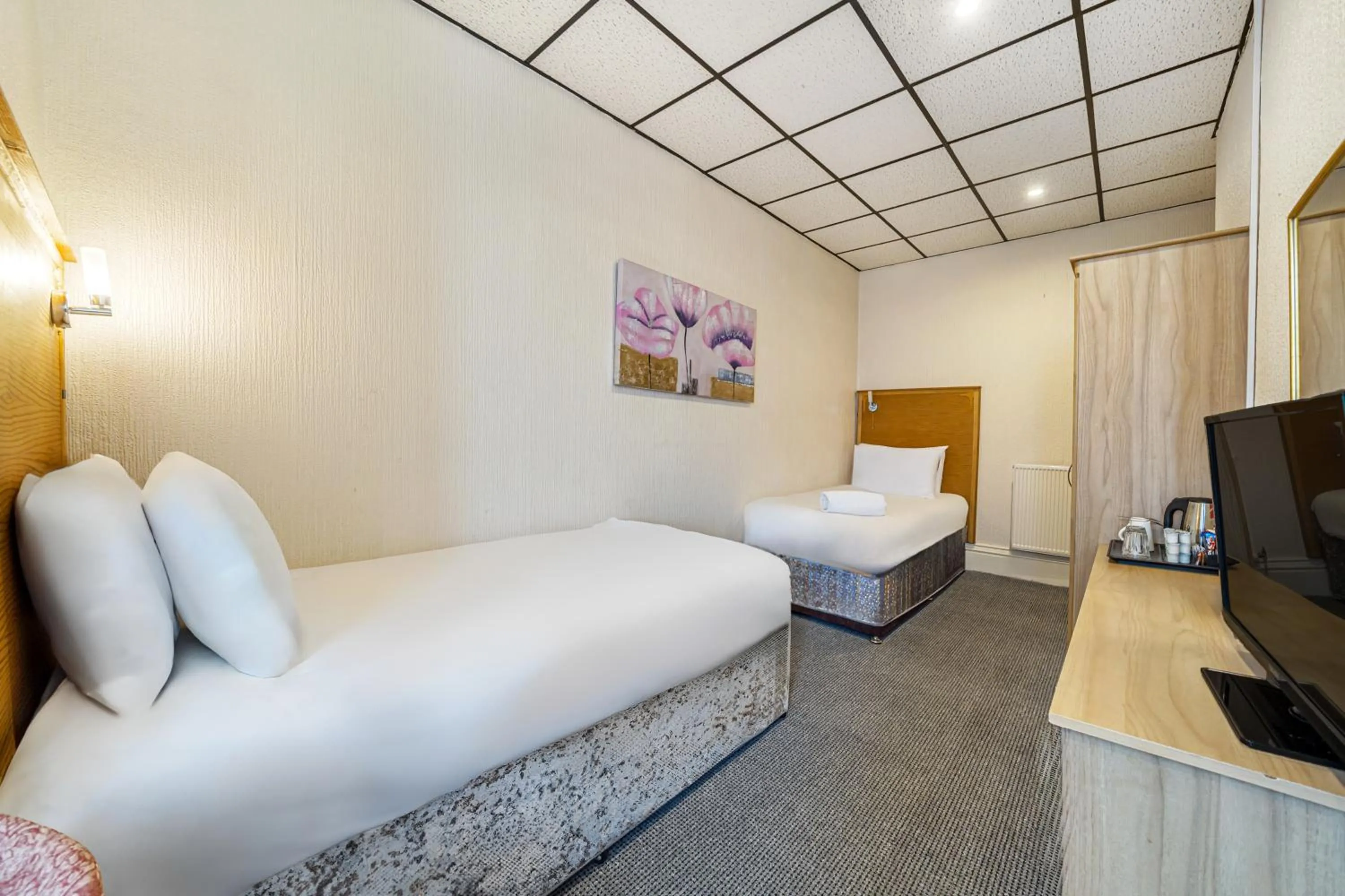 Bedroom, Bed in Bluewaters Hotel Blackpool