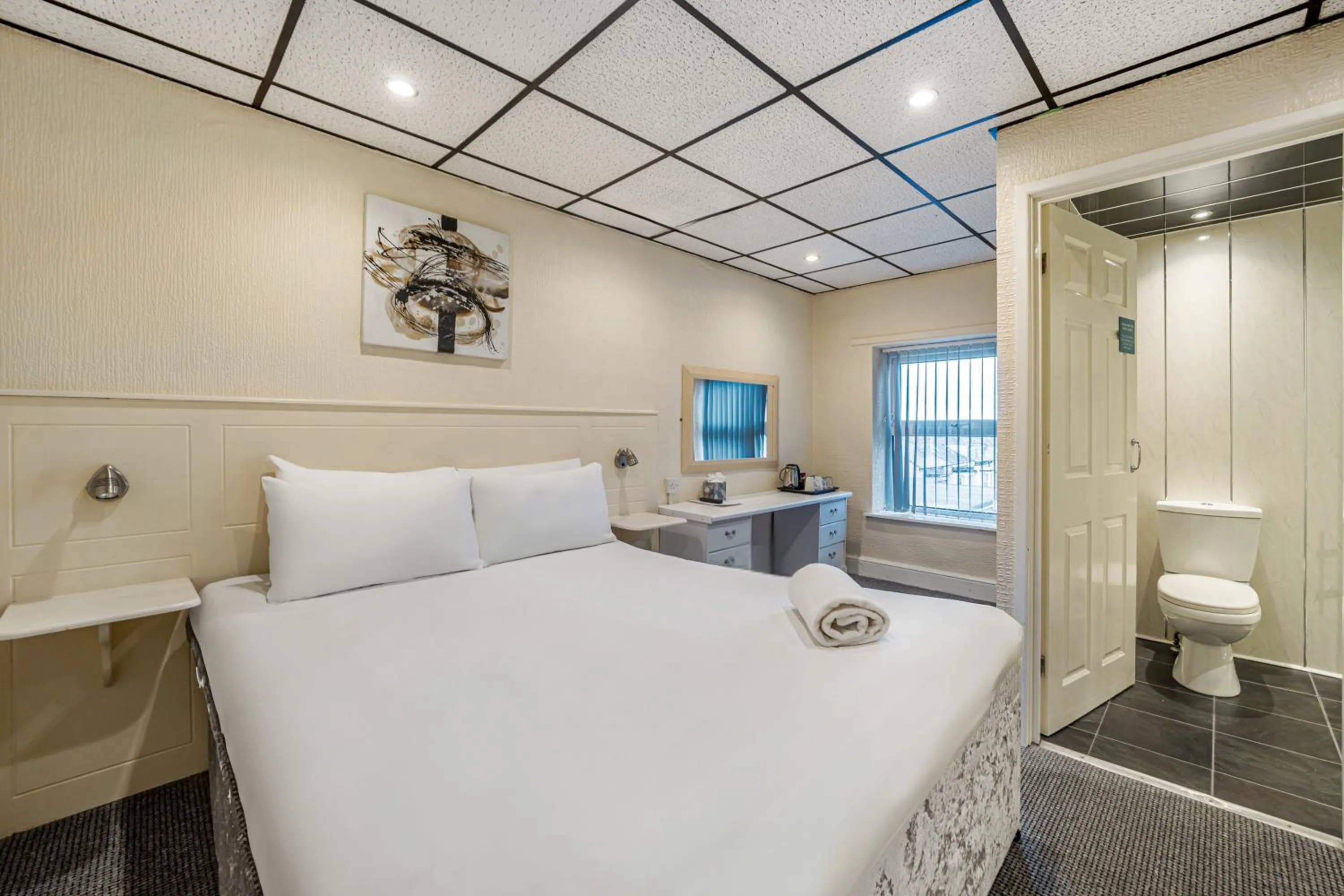 Bedroom, Bed in Bluewaters Hotel Blackpool