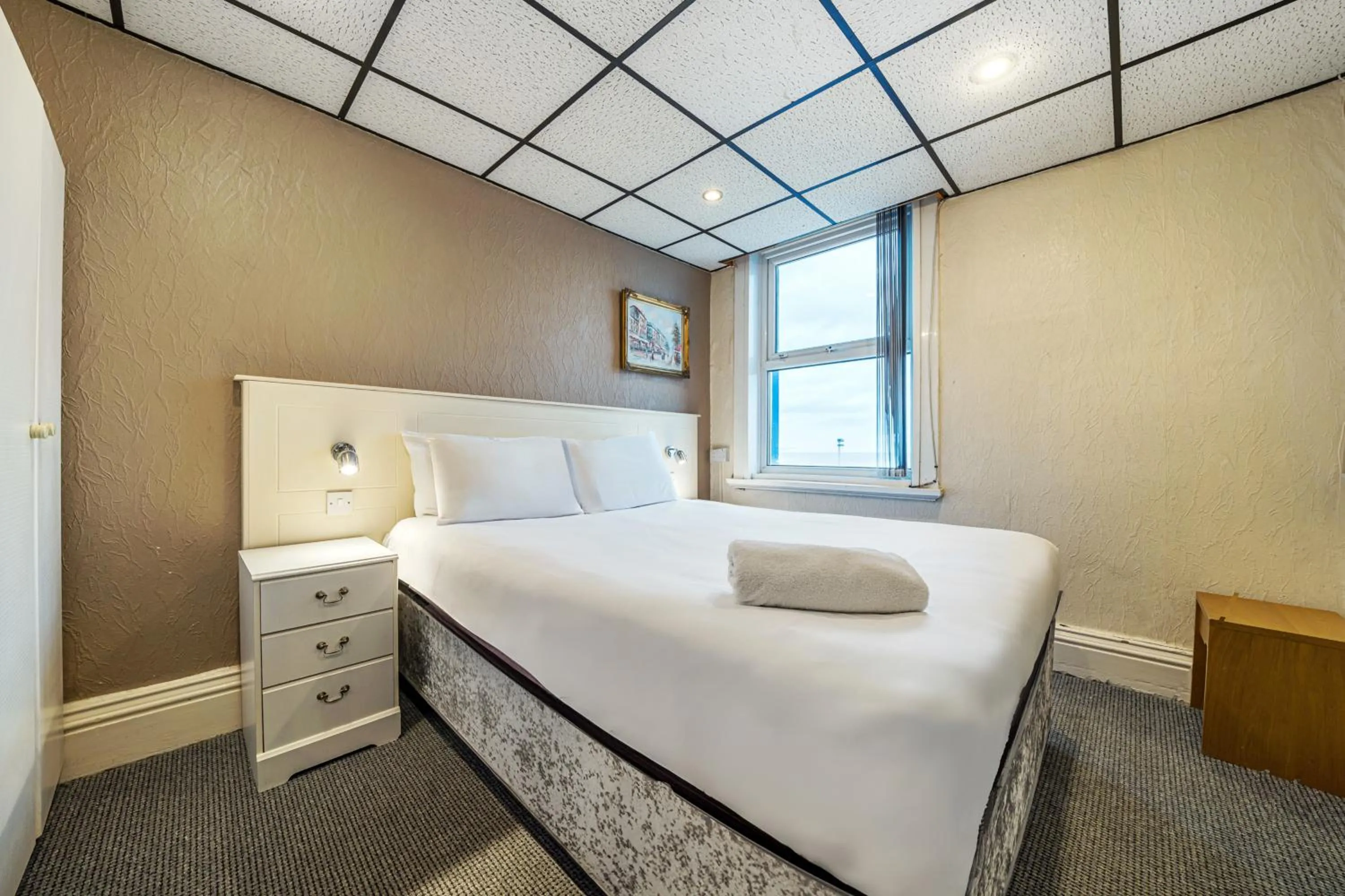 Bedroom, Bed in Bluewaters Hotel Blackpool