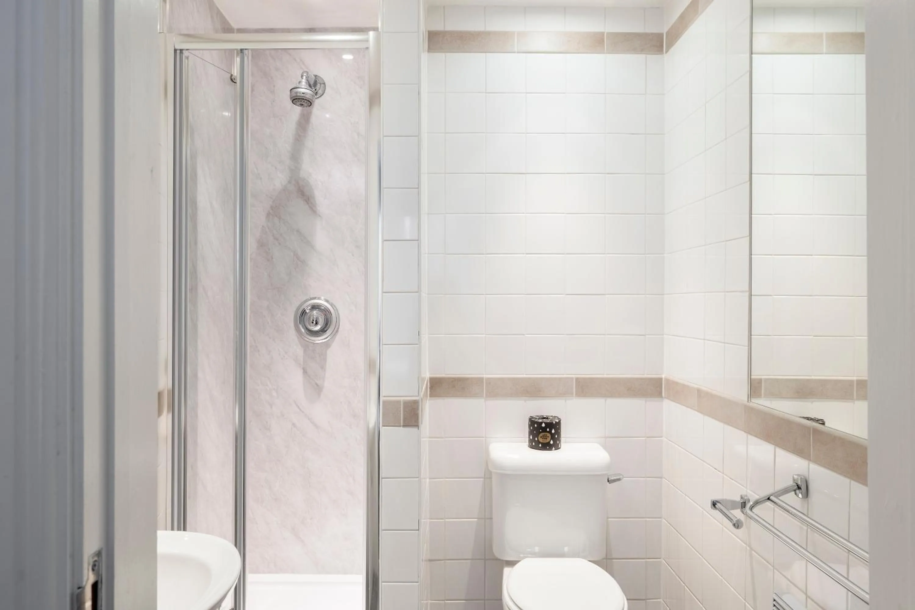 Bathroom in SACO Cardiff Cathedral Road