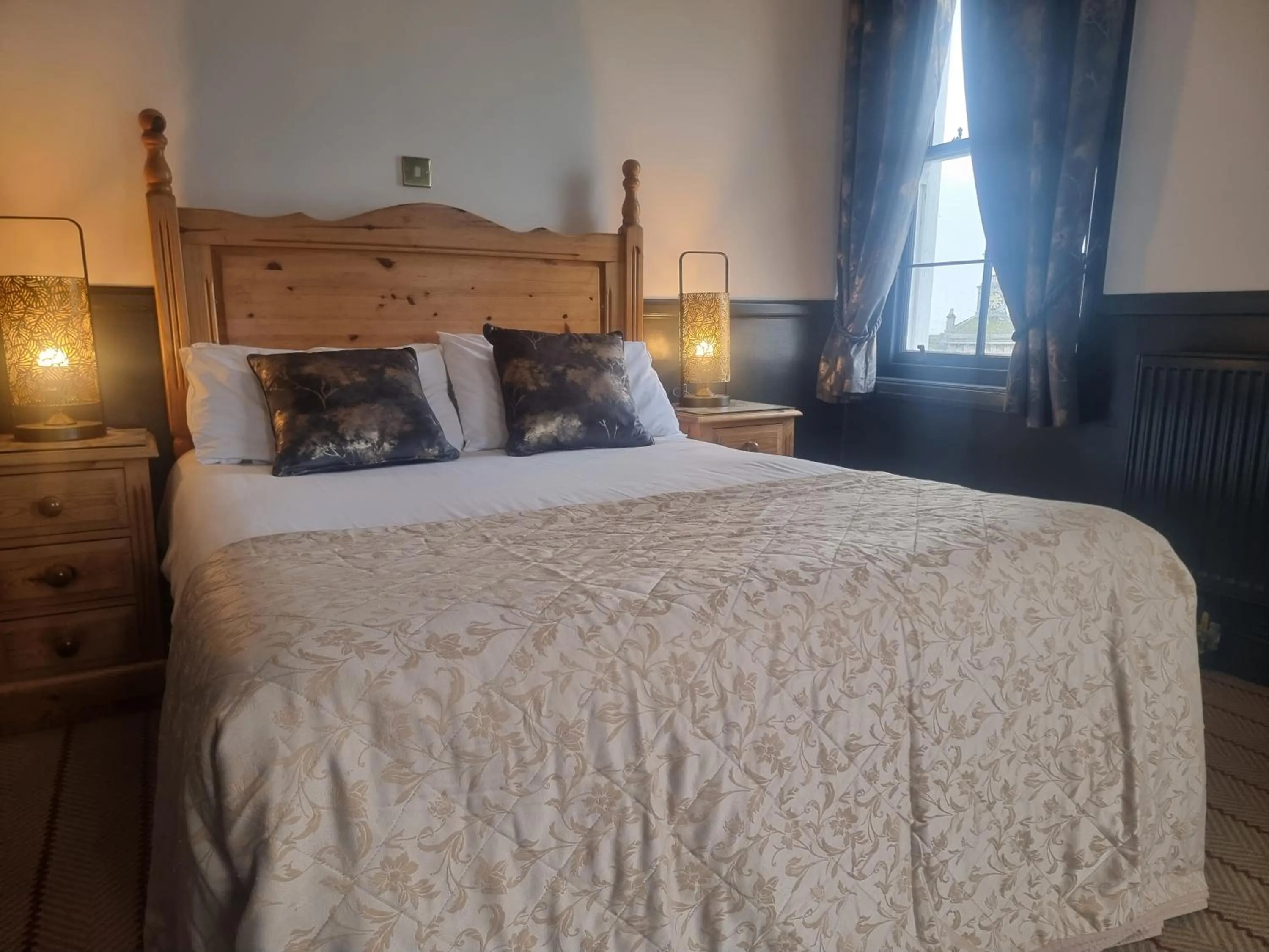 Double Room with Sea View in The Royal Oak Hotel