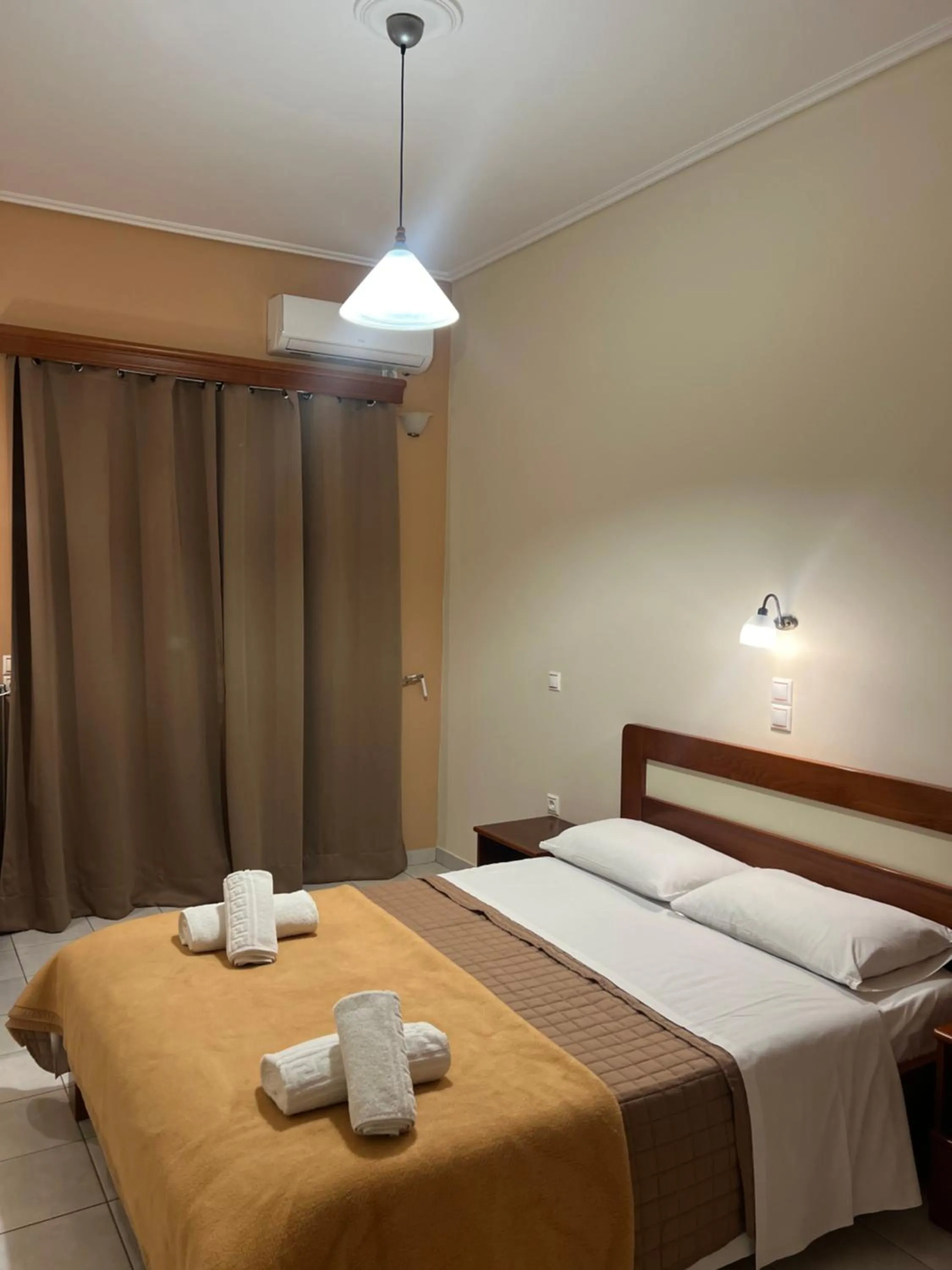 Bed in Hotel Nevada Kalamata