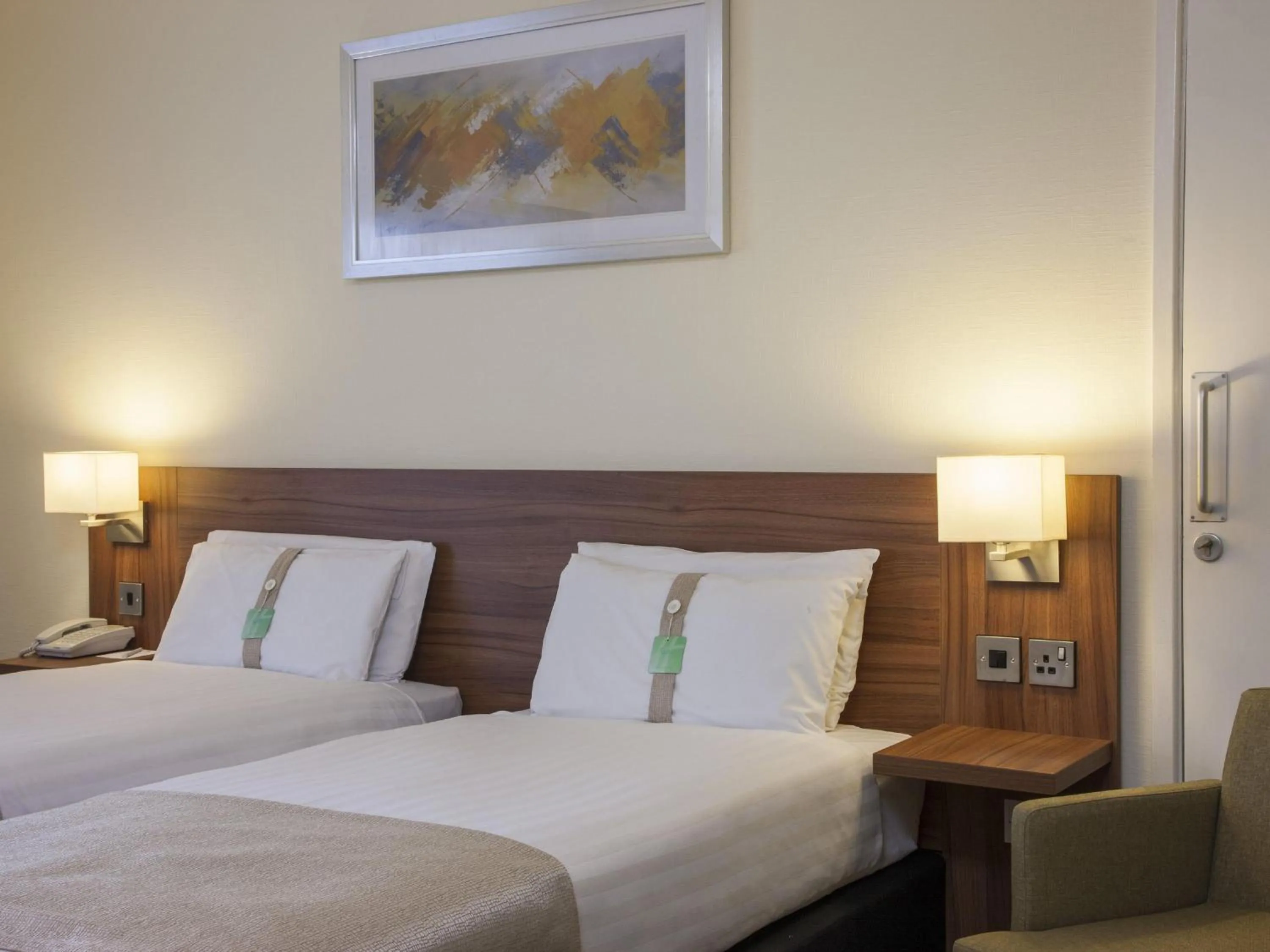 Bed in Holiday Inn Ashford Central by IHG