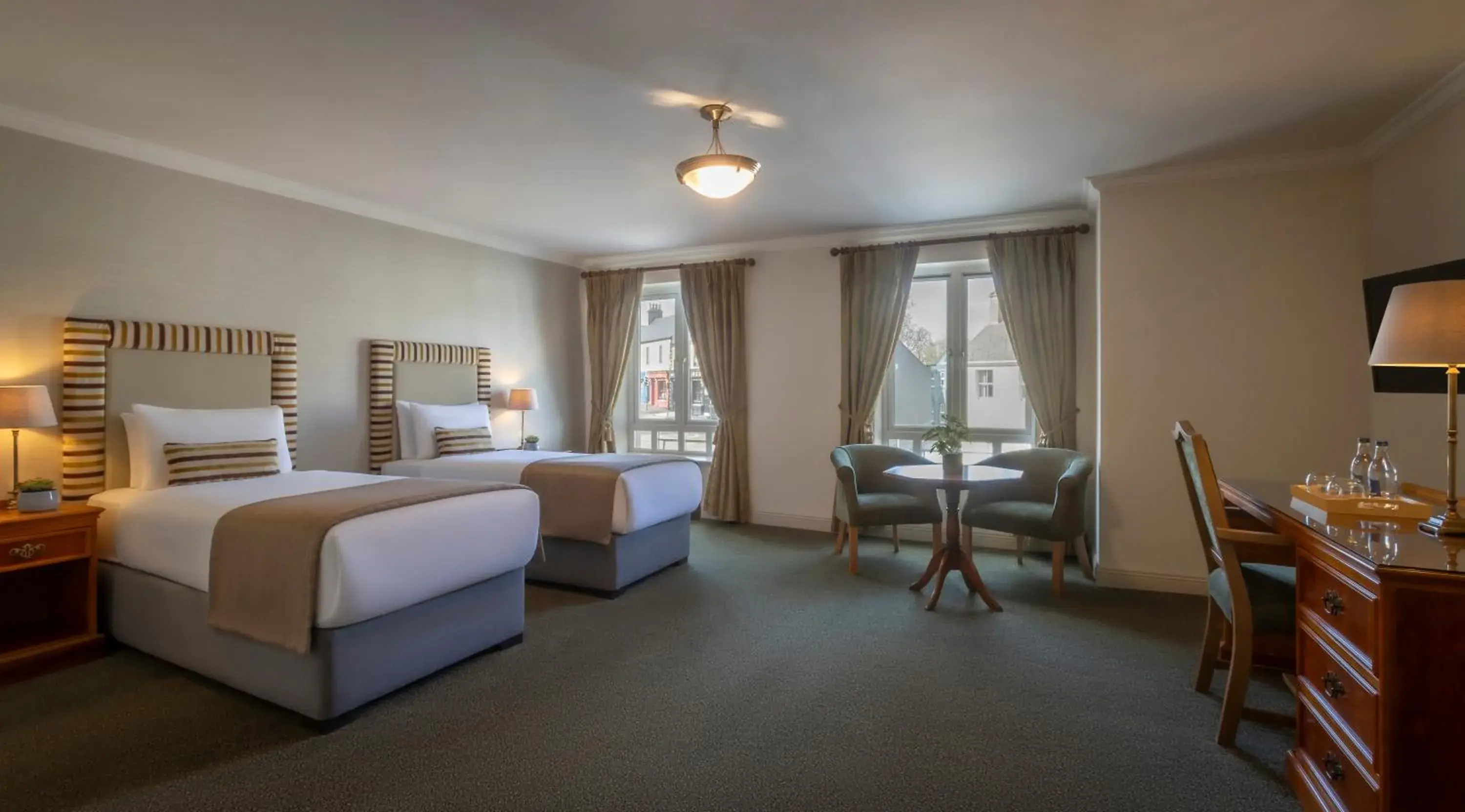 Superior Twin Room in Bracken Court Hotel Superior Twin Room in Bracken Court Hotel