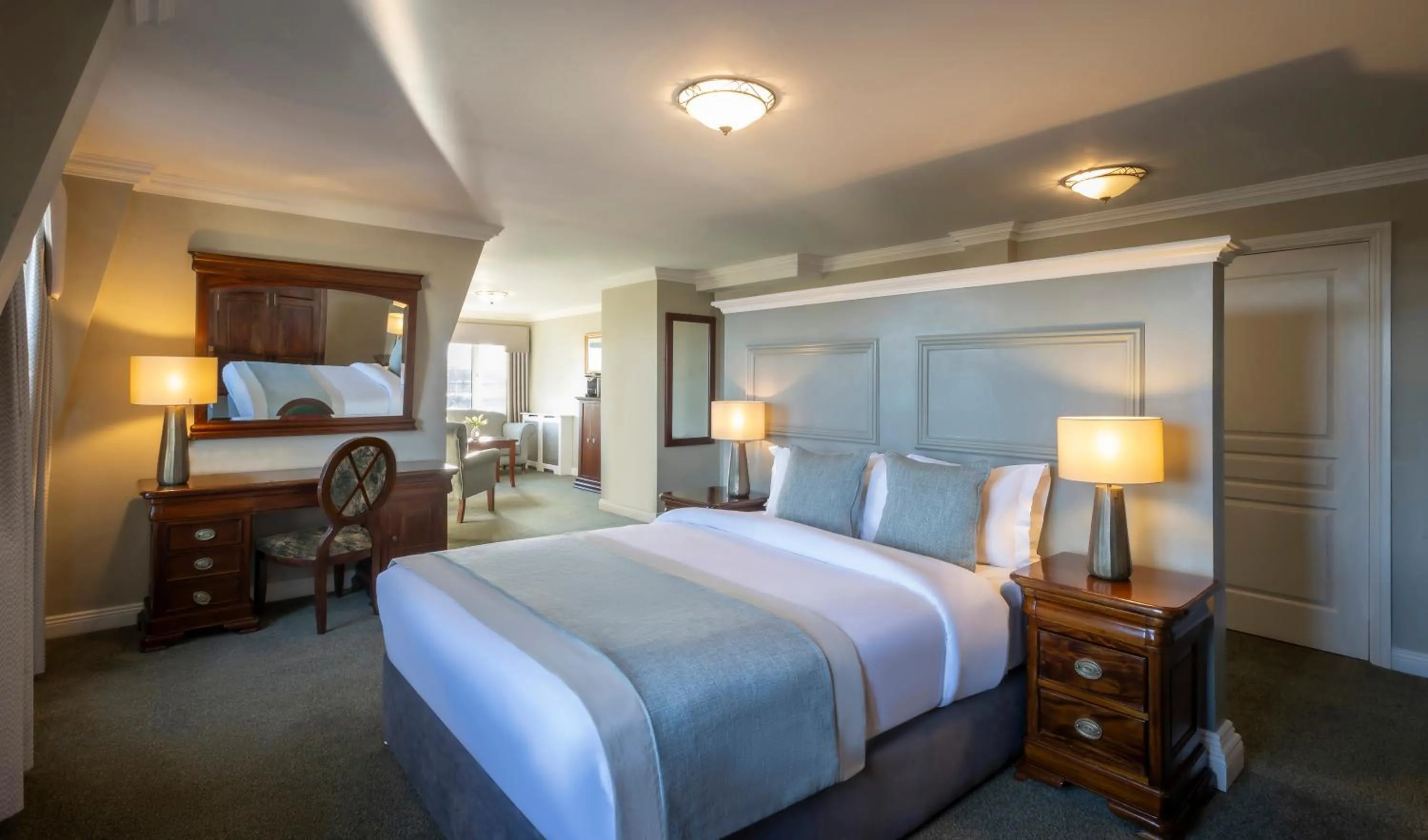 Bedroom, Bed in Bracken Court Hotel