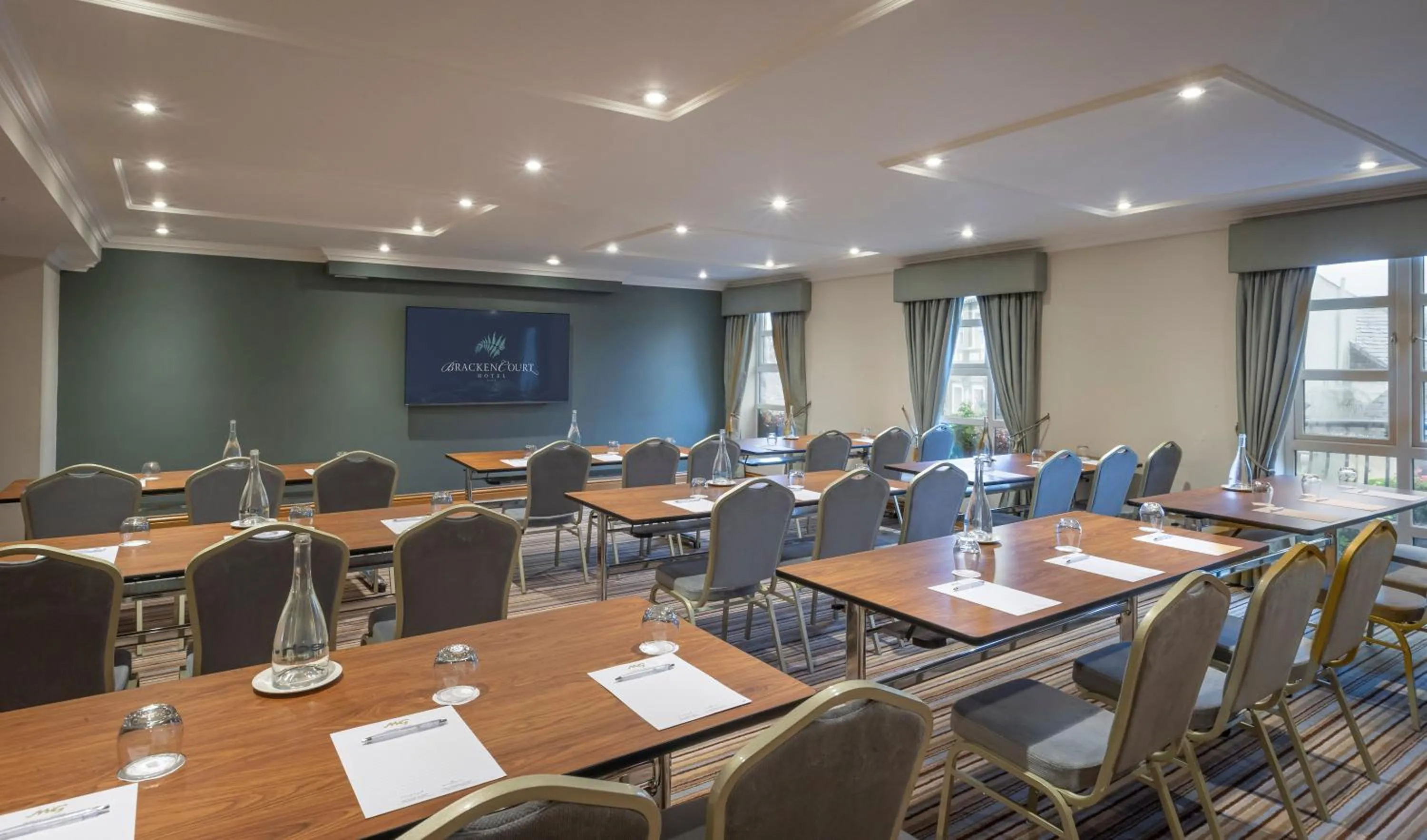 Meeting/conference room in Bracken Court Hotel