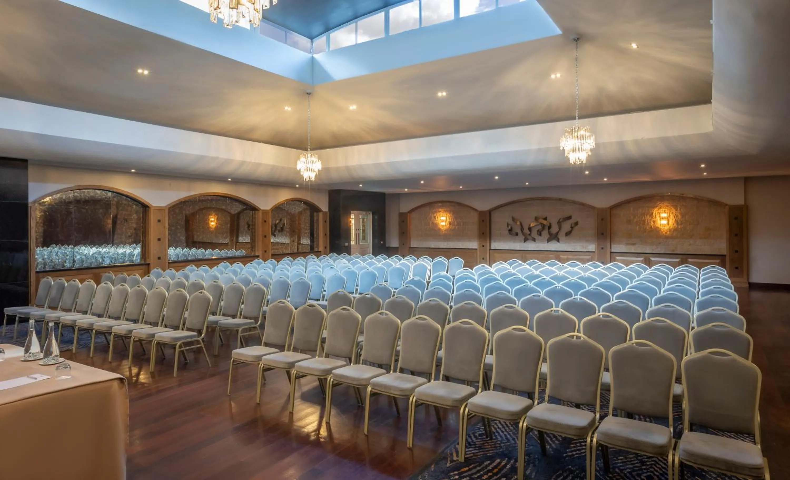 Meeting/conference room in Bracken Court Hotel