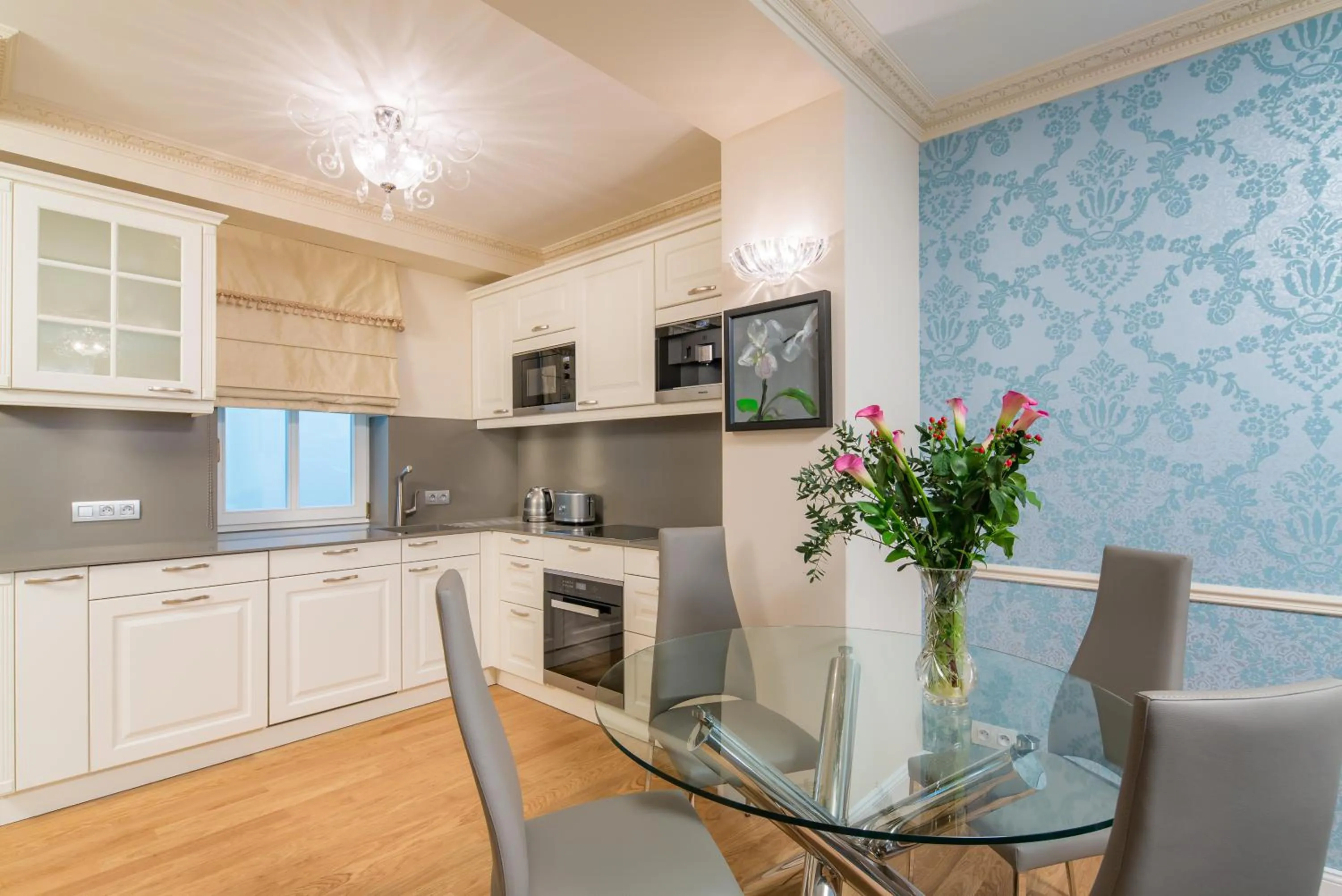 Kitchen or kitchenette in Rubin Luxury Apartments