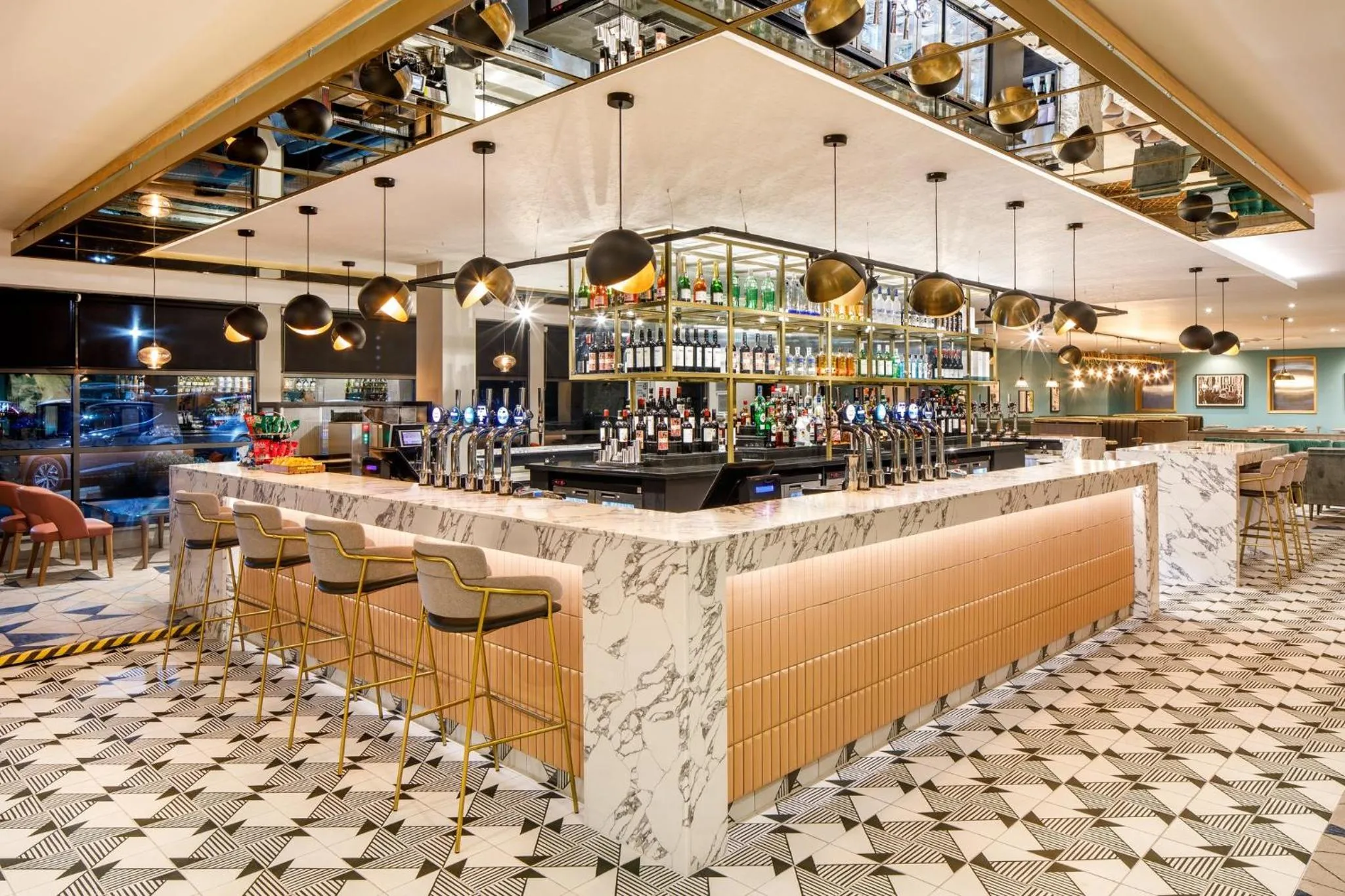 Lounge or bar in Crowne Plaza Manchester Airport by IHG
