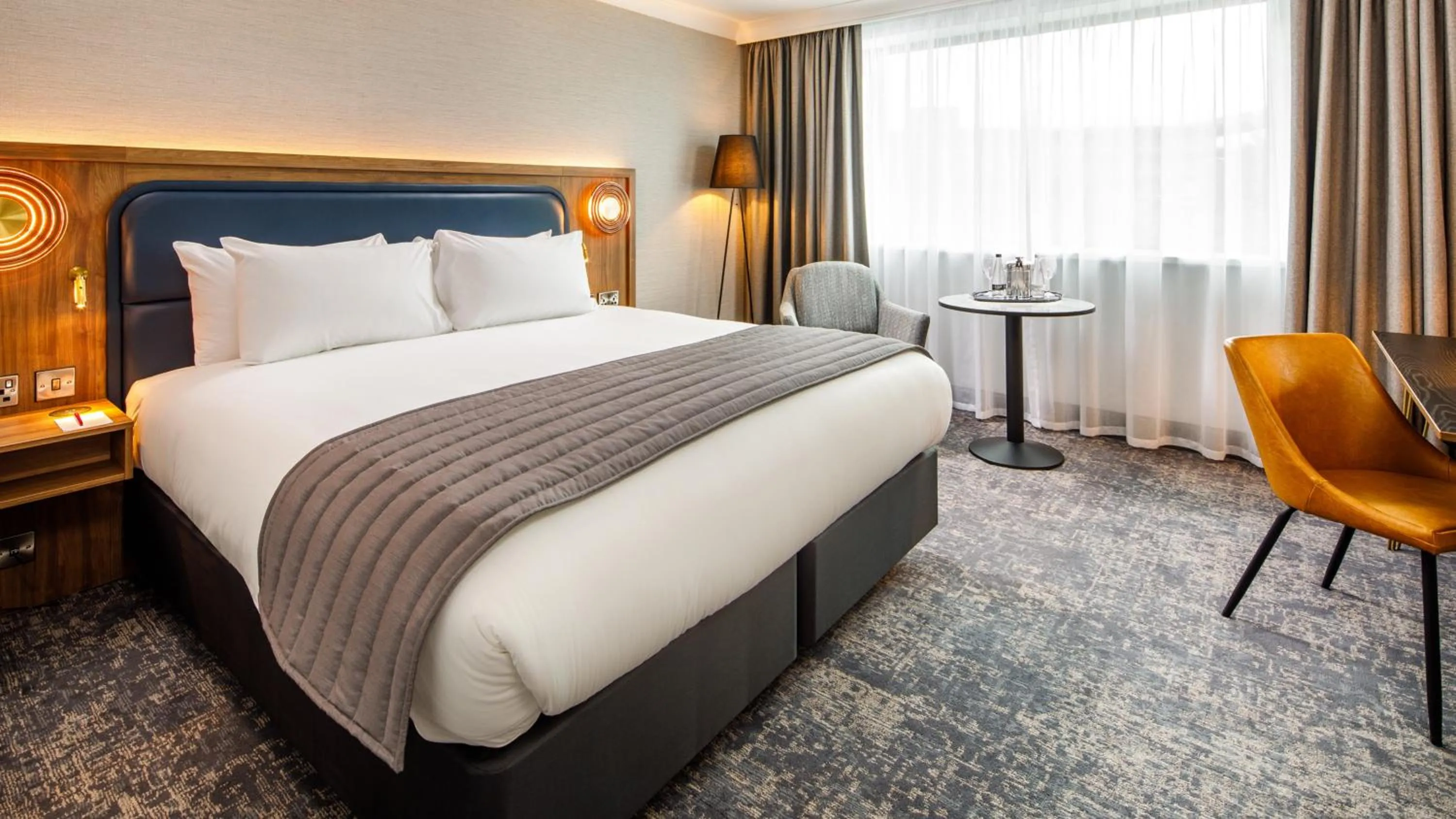 Photo of the whole room, Bed in Crowne Plaza Manchester Airport by IHG