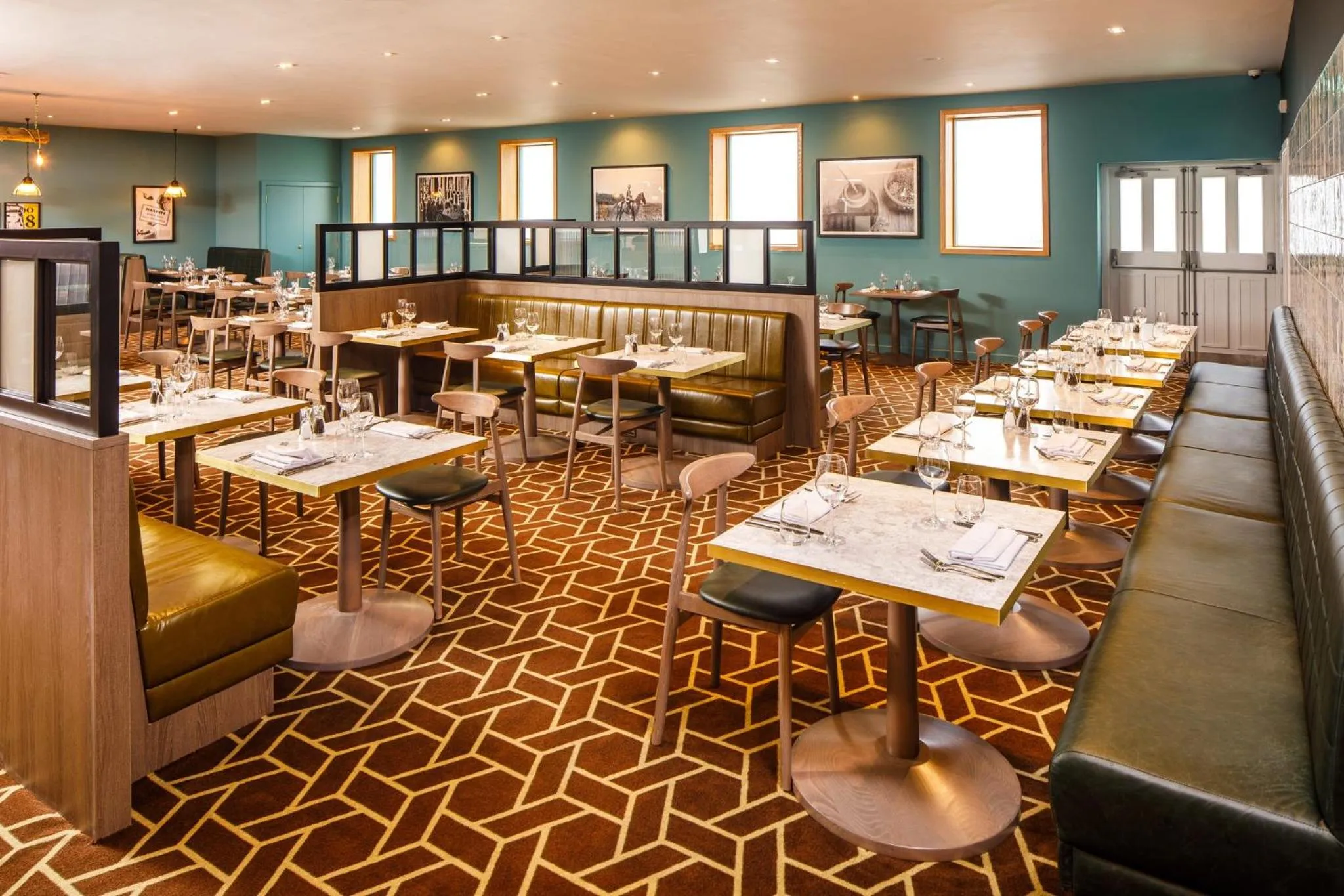 Restaurant/places to eat in Crowne Plaza Manchester Airport by IHG