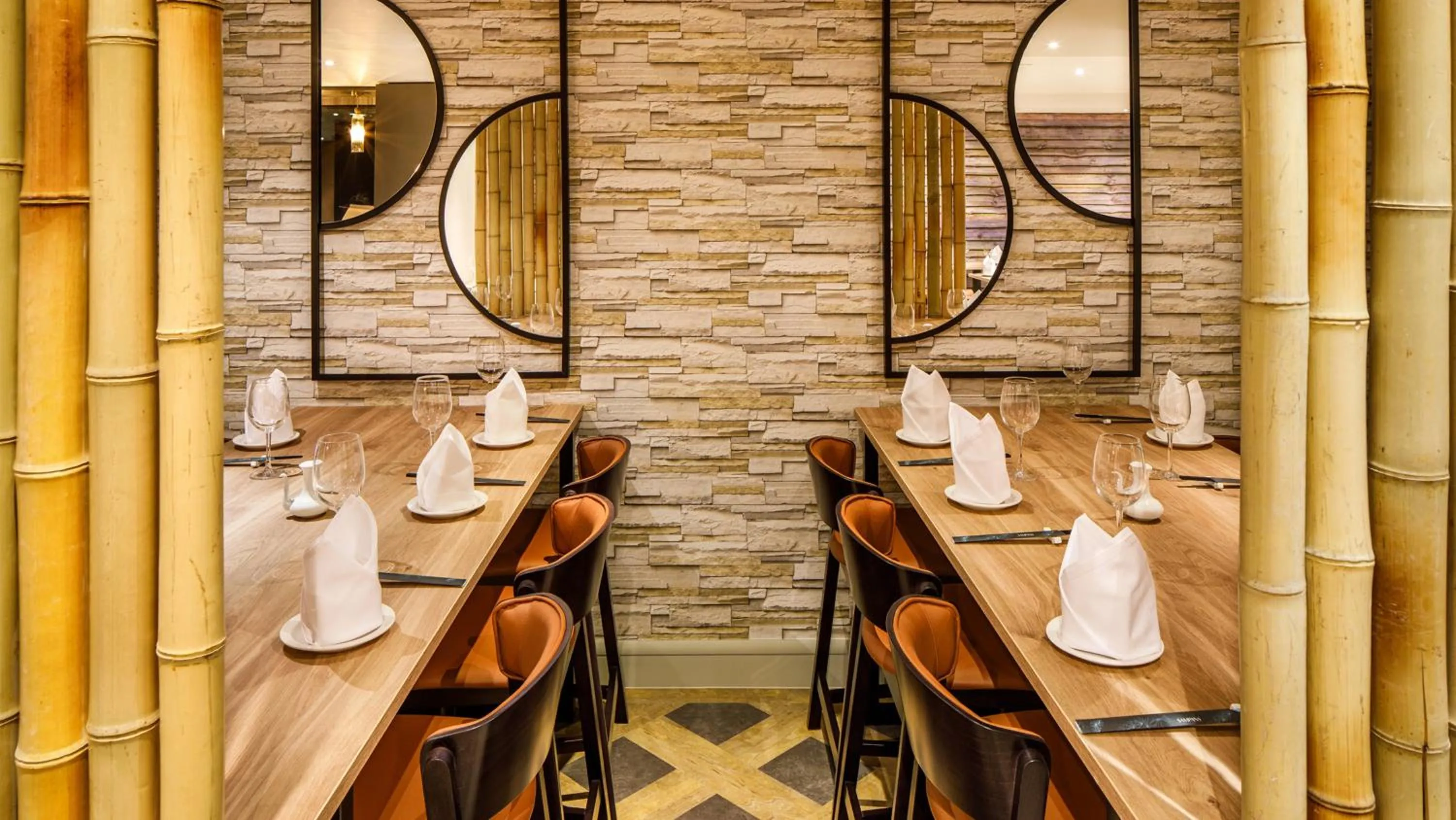 Restaurant/places to eat in Crowne Plaza Manchester Airport by IHG