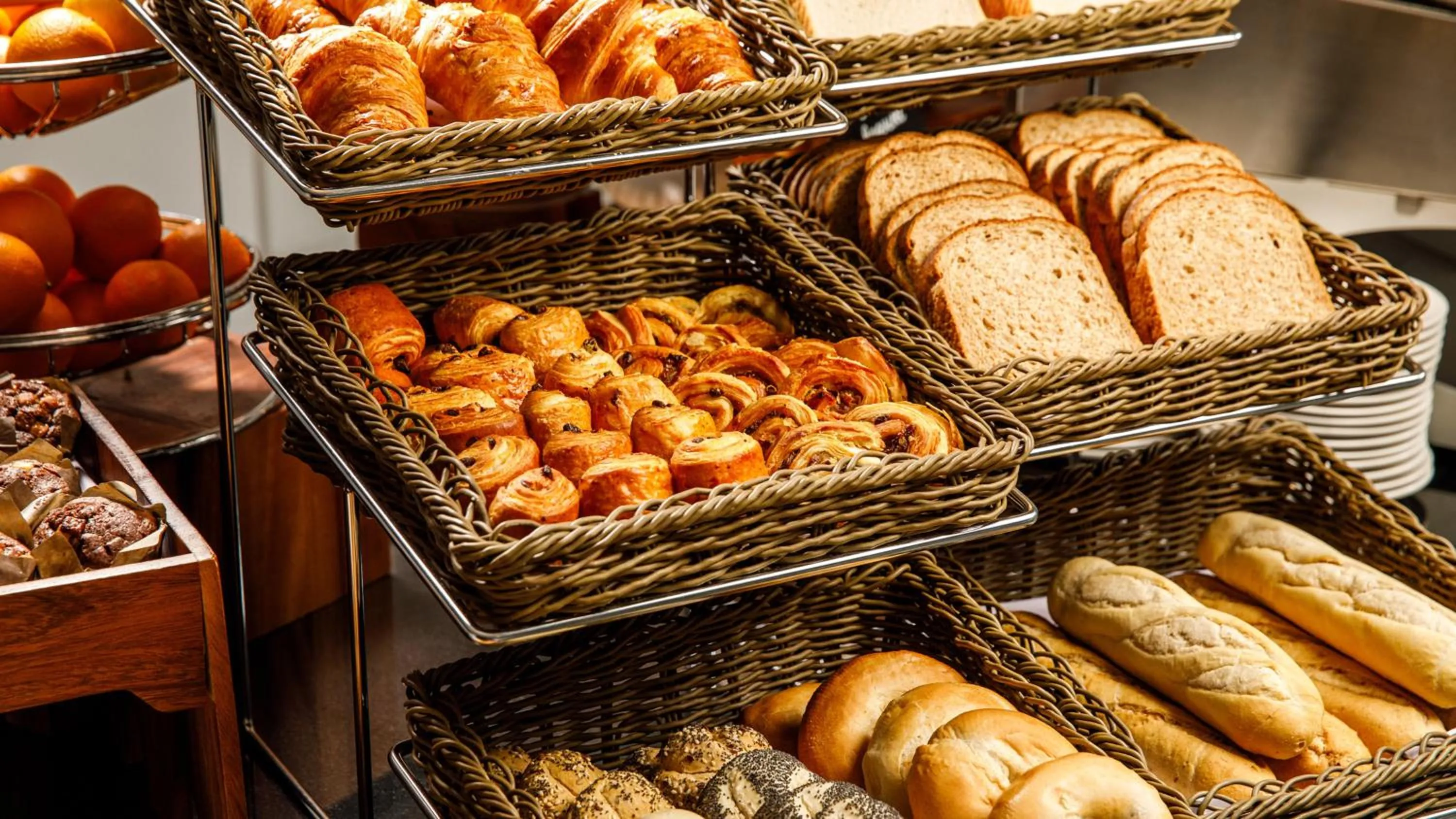 Breakfast in Crowne Plaza Manchester Airport by IHG