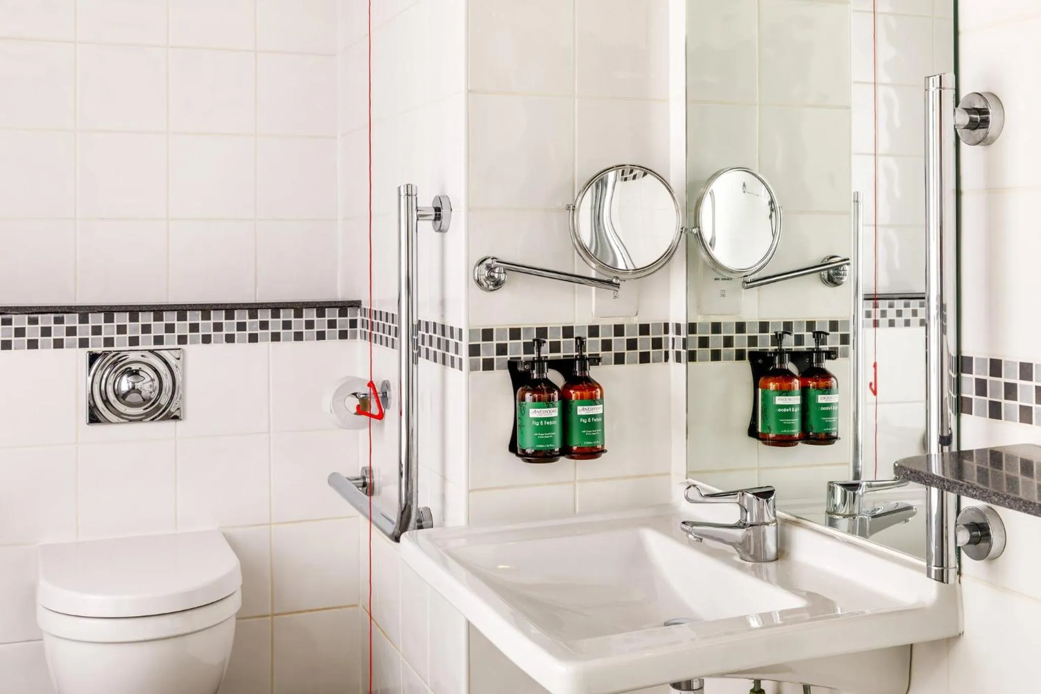 Bathroom in Crowne Plaza Manchester Airport by IHG