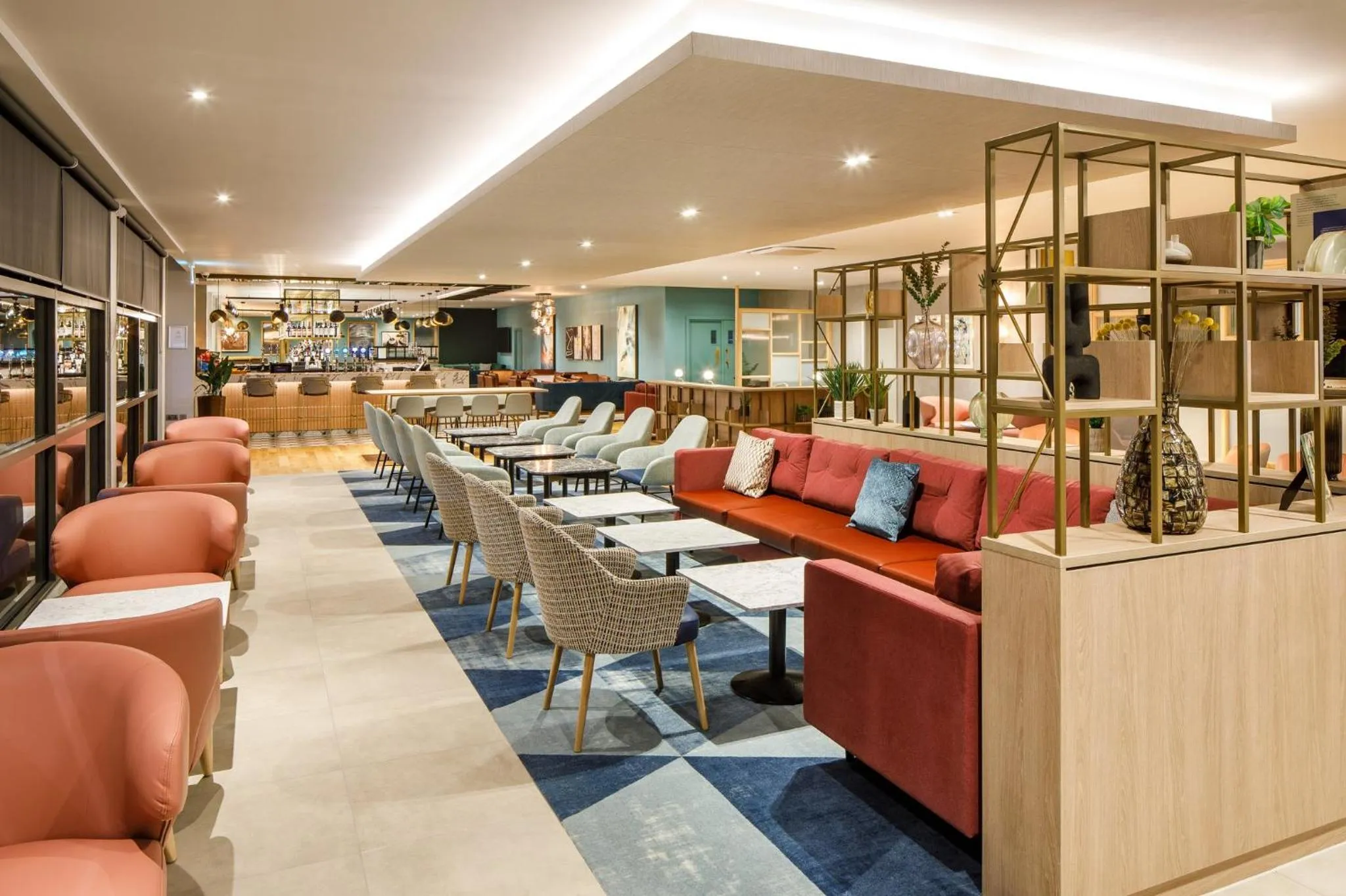 Lounge or bar in Crowne Plaza Manchester Airport by IHG