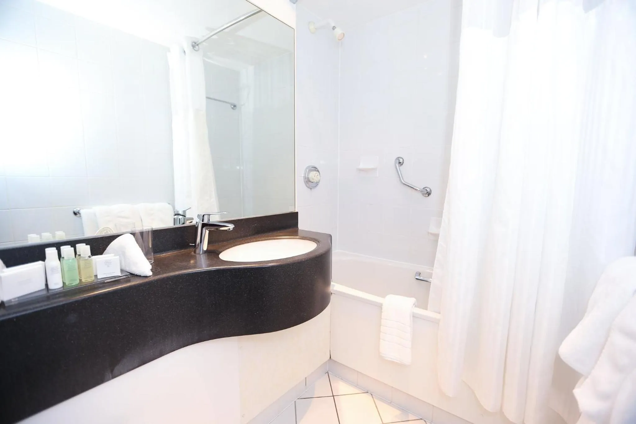 Photo of the whole room in Crowne Plaza Manchester Airport by IHG