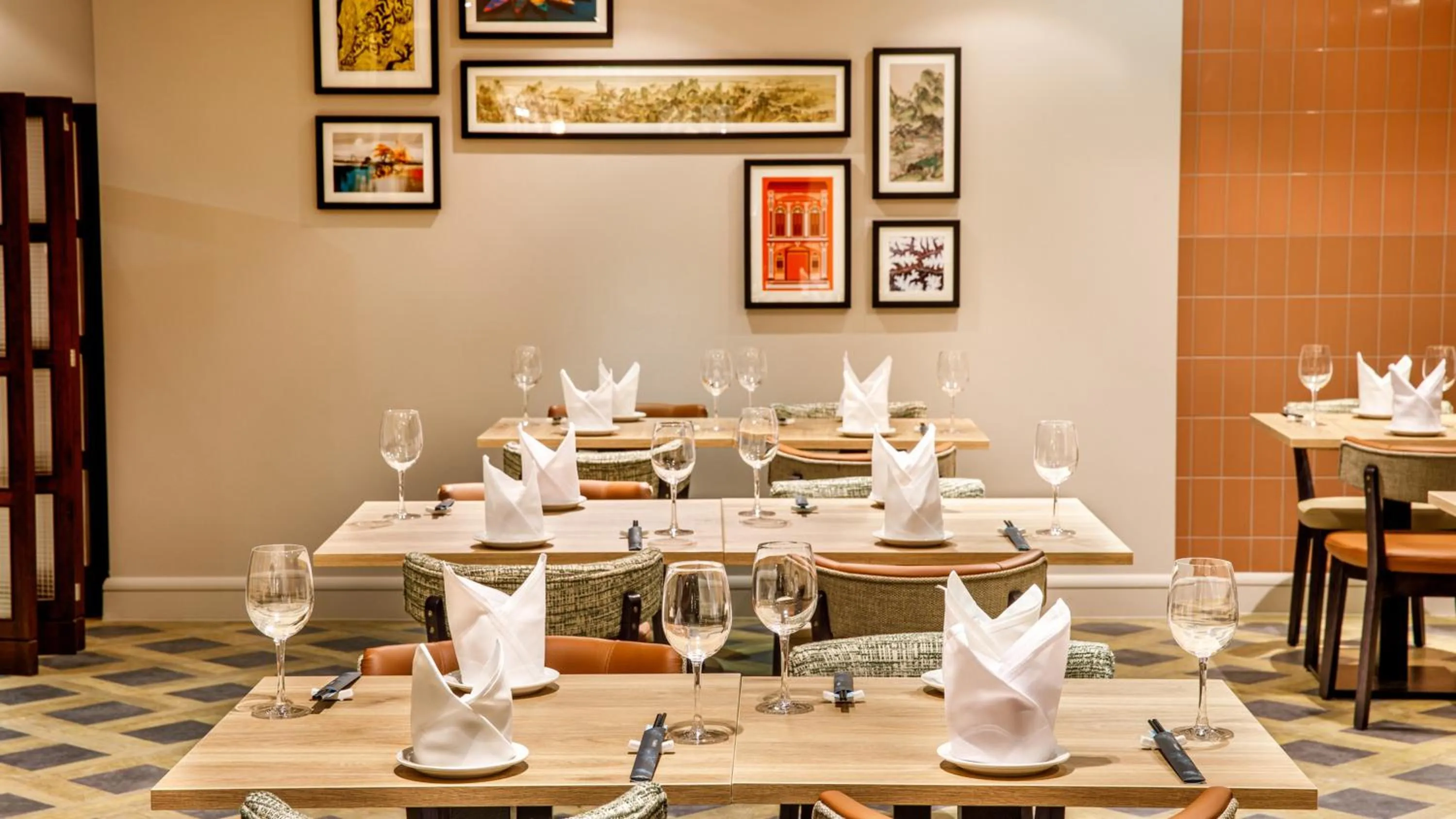 Restaurant/places to eat in Crowne Plaza Manchester Airport by IHG