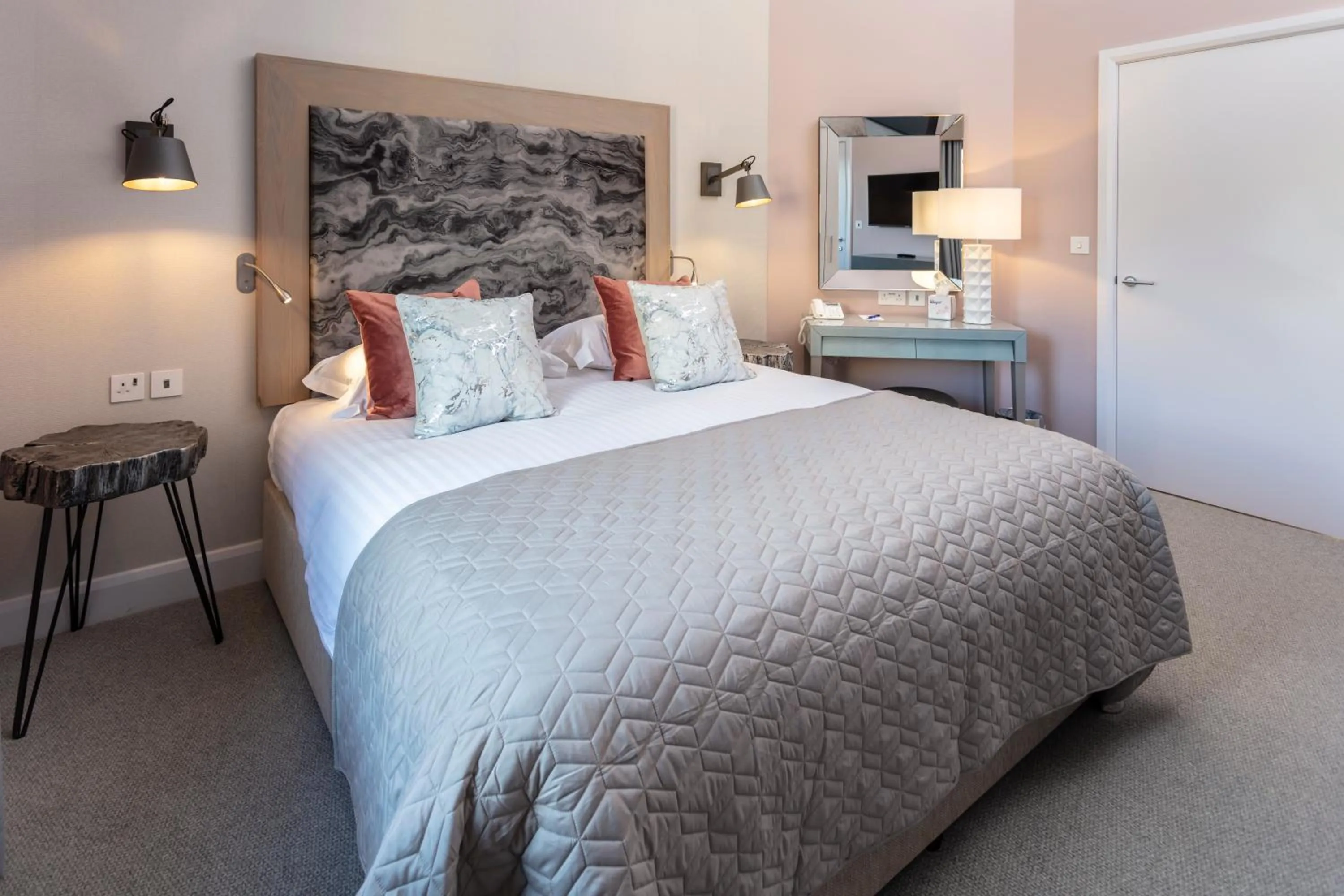 Bed in Park Farm Hotel