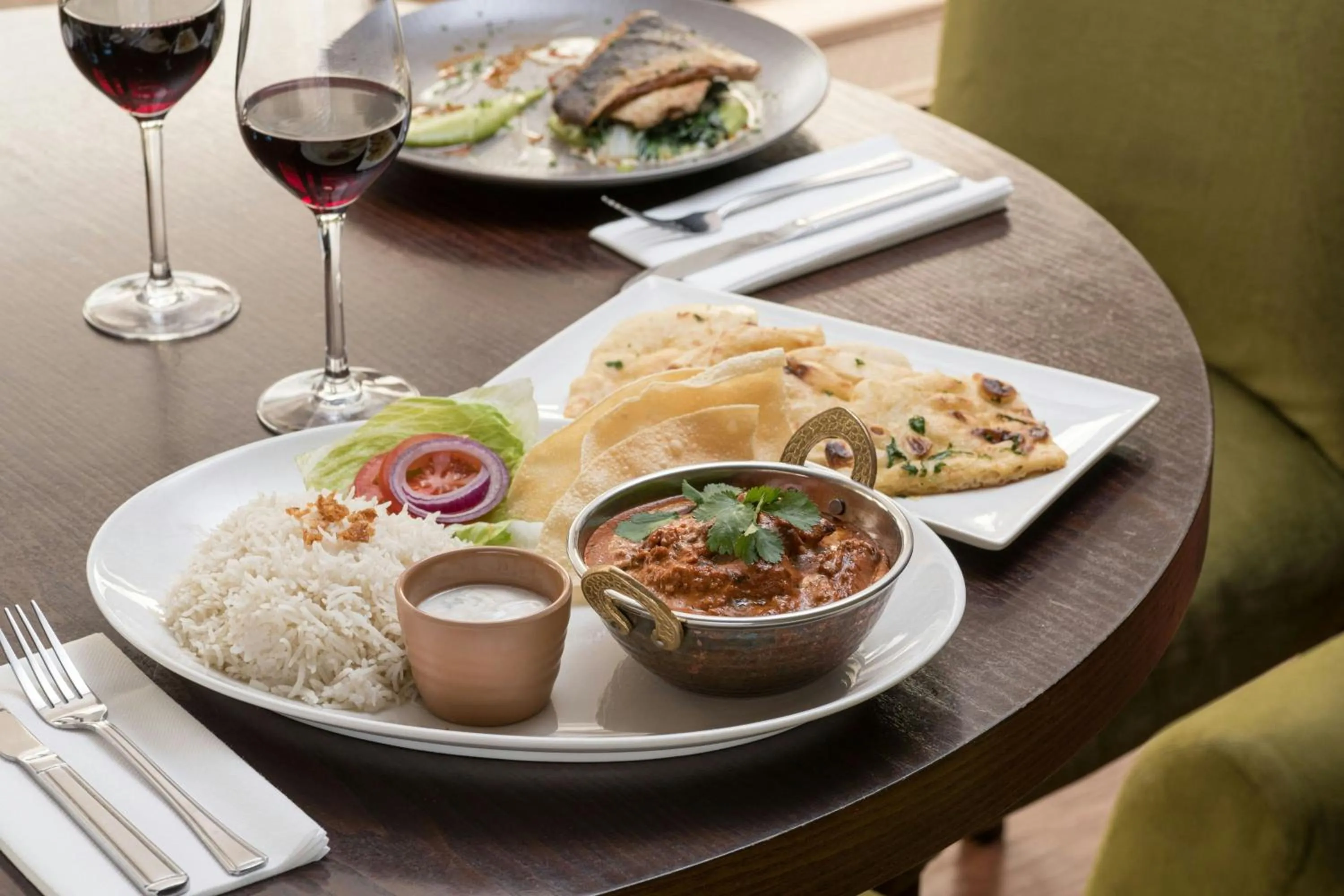 Restaurant/places to eat in Renaissance London Heathrow Hotel