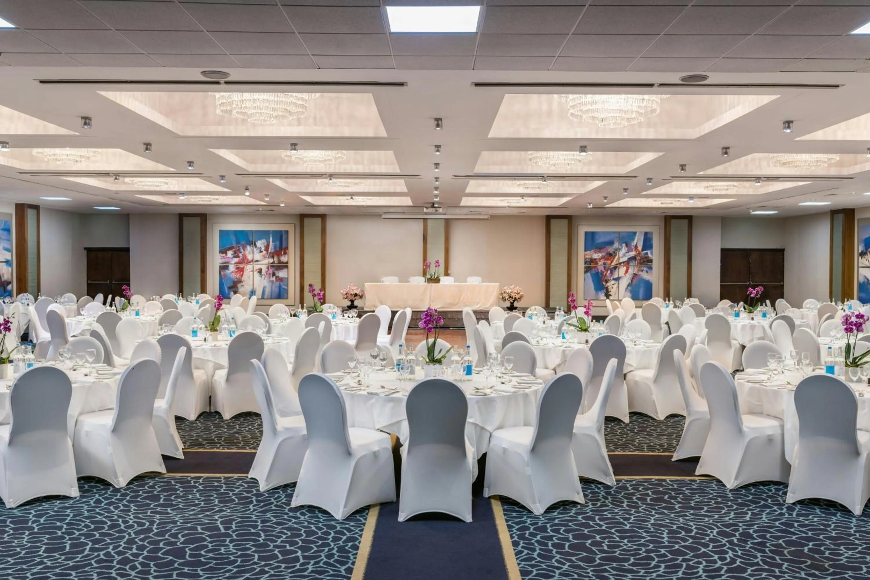 Meeting/conference room in Renaissance London Heathrow Hotel