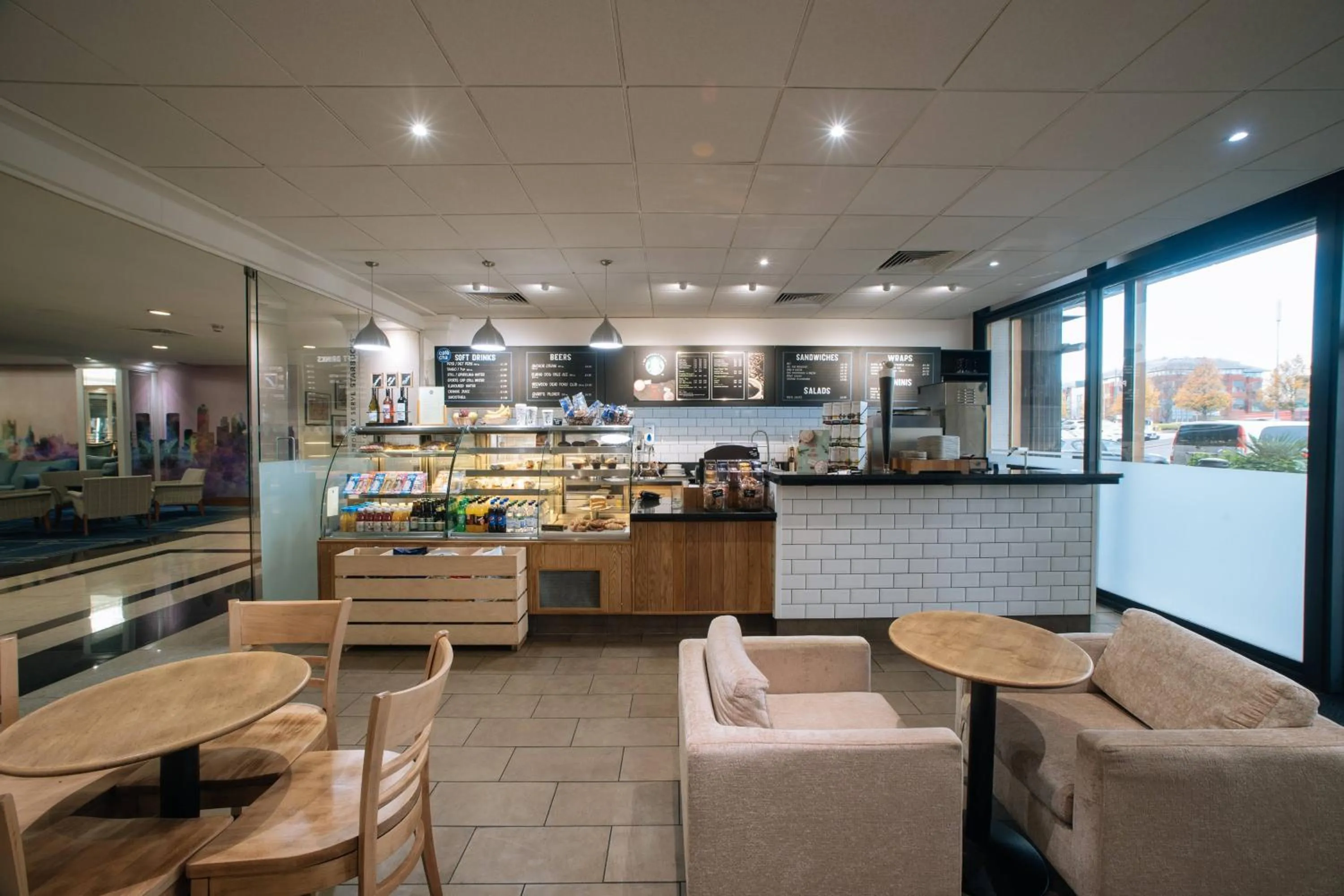 Restaurant/places to eat in Renaissance London Heathrow Hotel