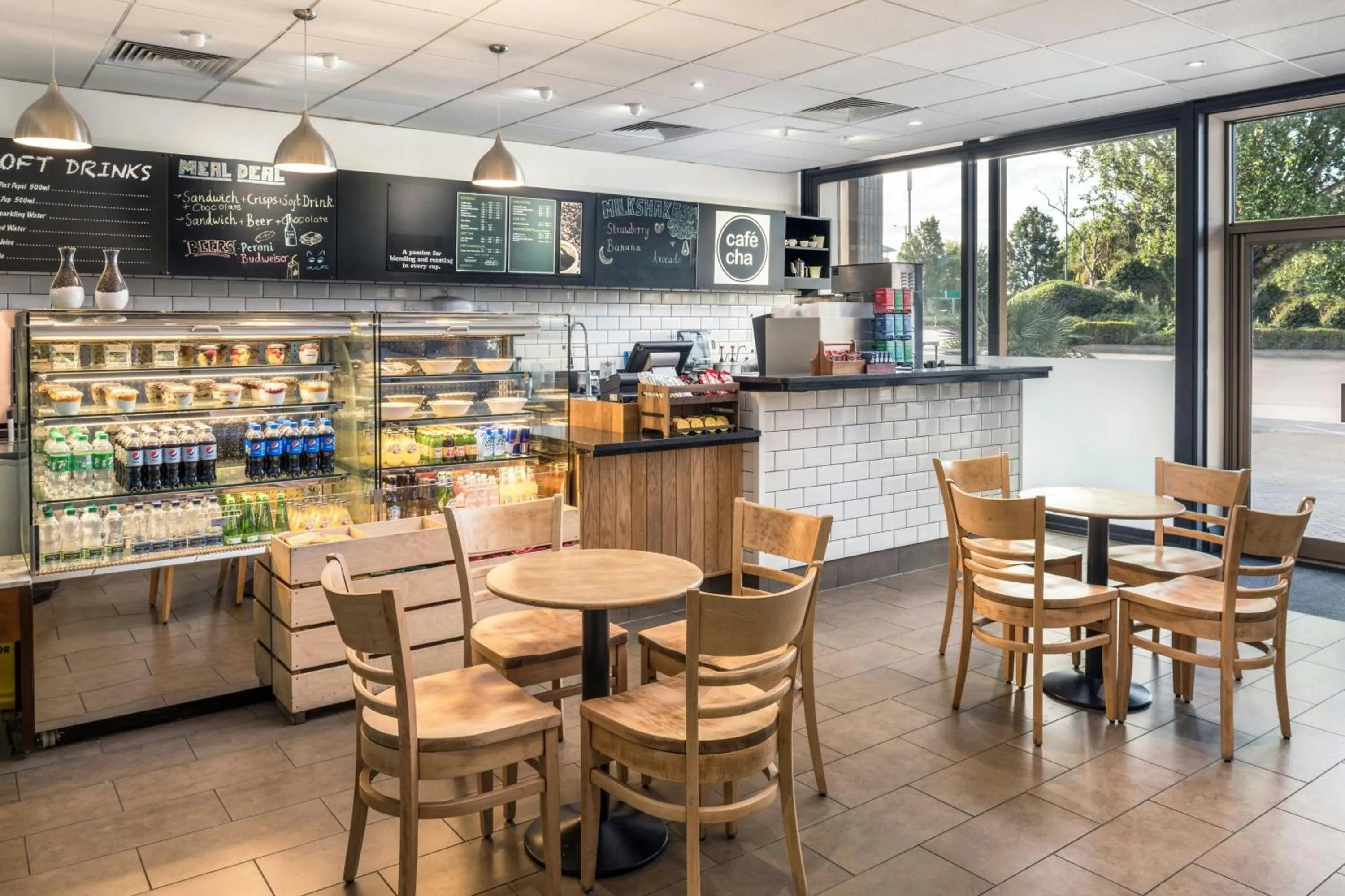 Restaurant/places to eat in Renaissance London Heathrow Hotel