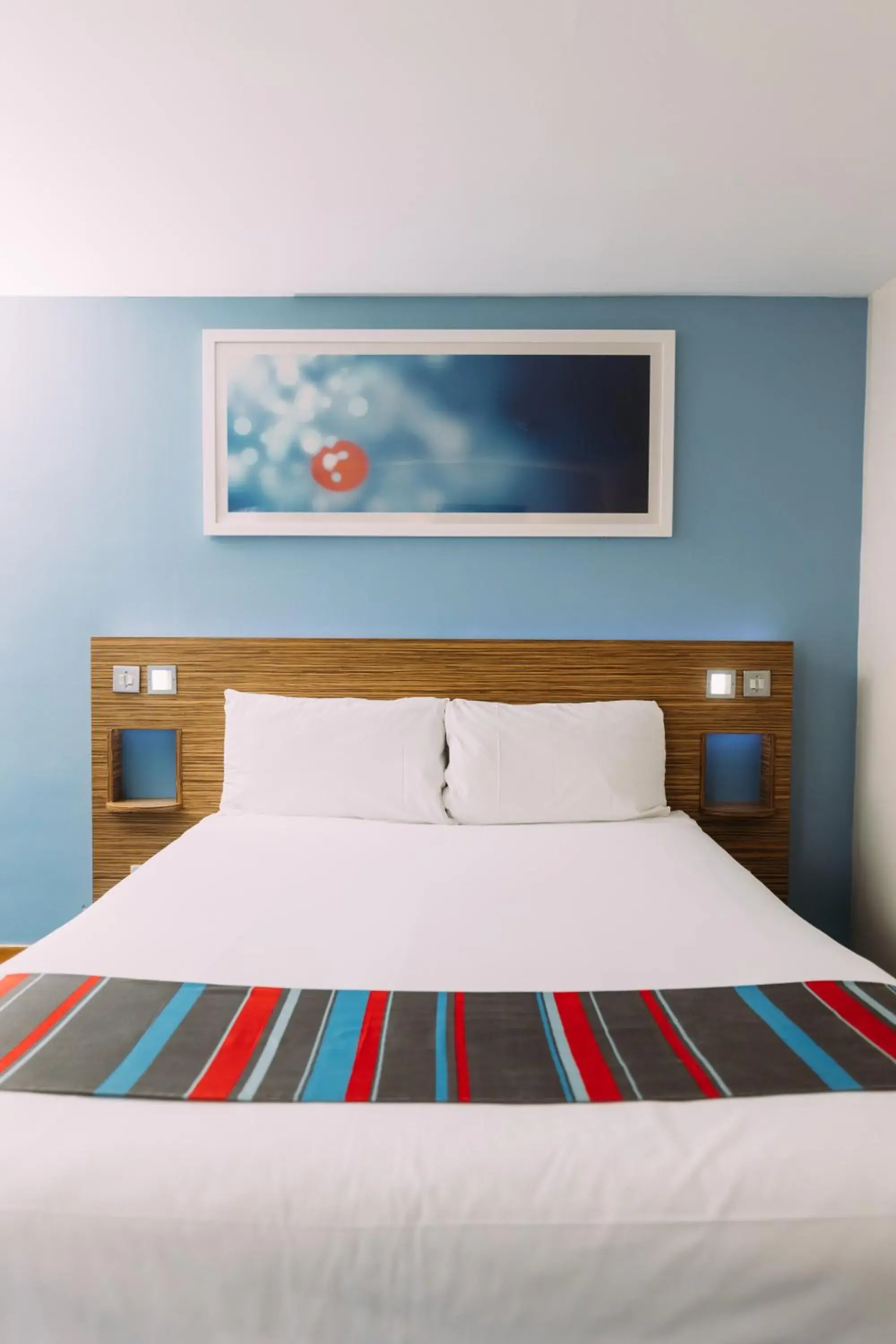 Double Room in Travelodge Belfast Double Room in Travelodge Belfast