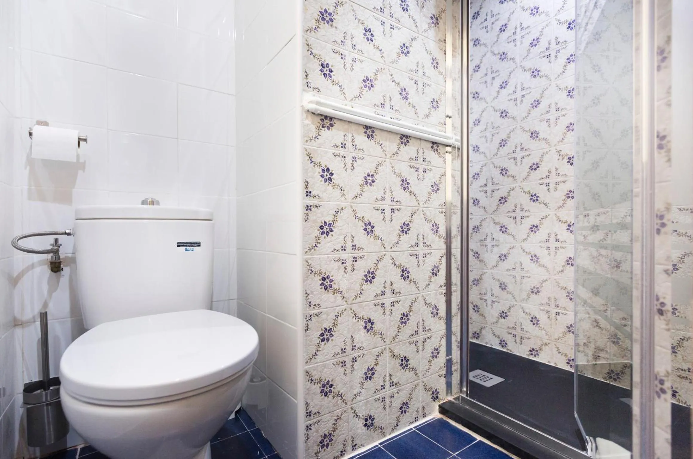 Shower in Total Valencia Vintage