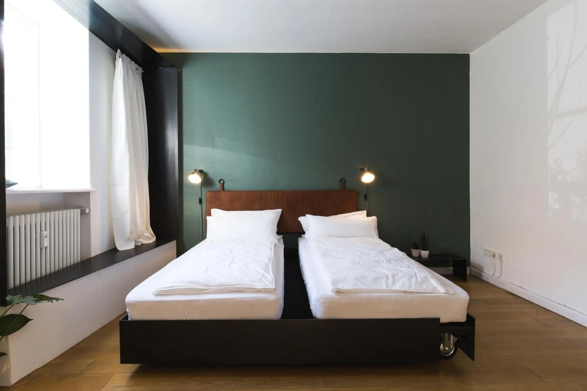Bed in Vier Zimmer