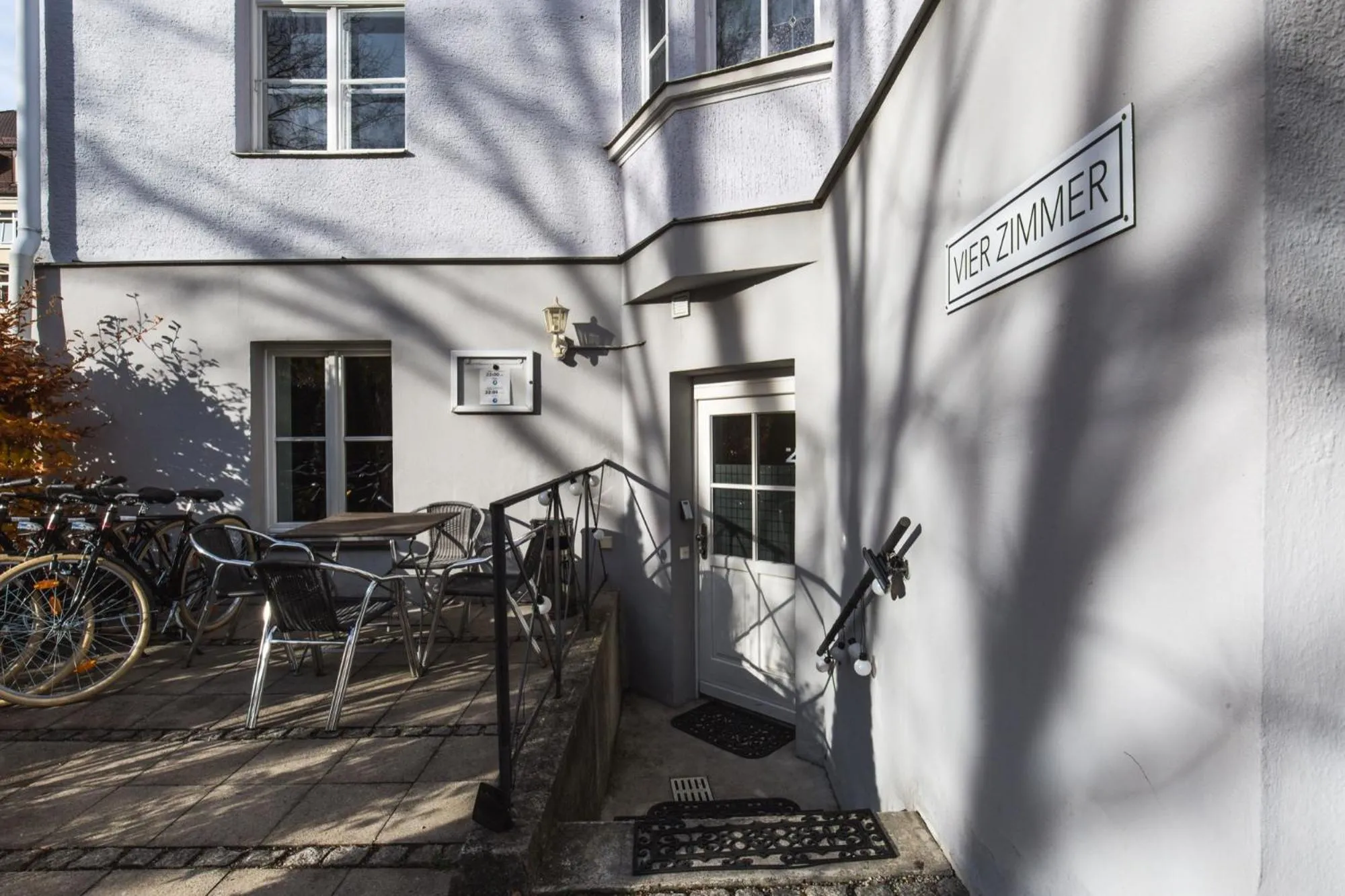 Property building in Vier Zimmer