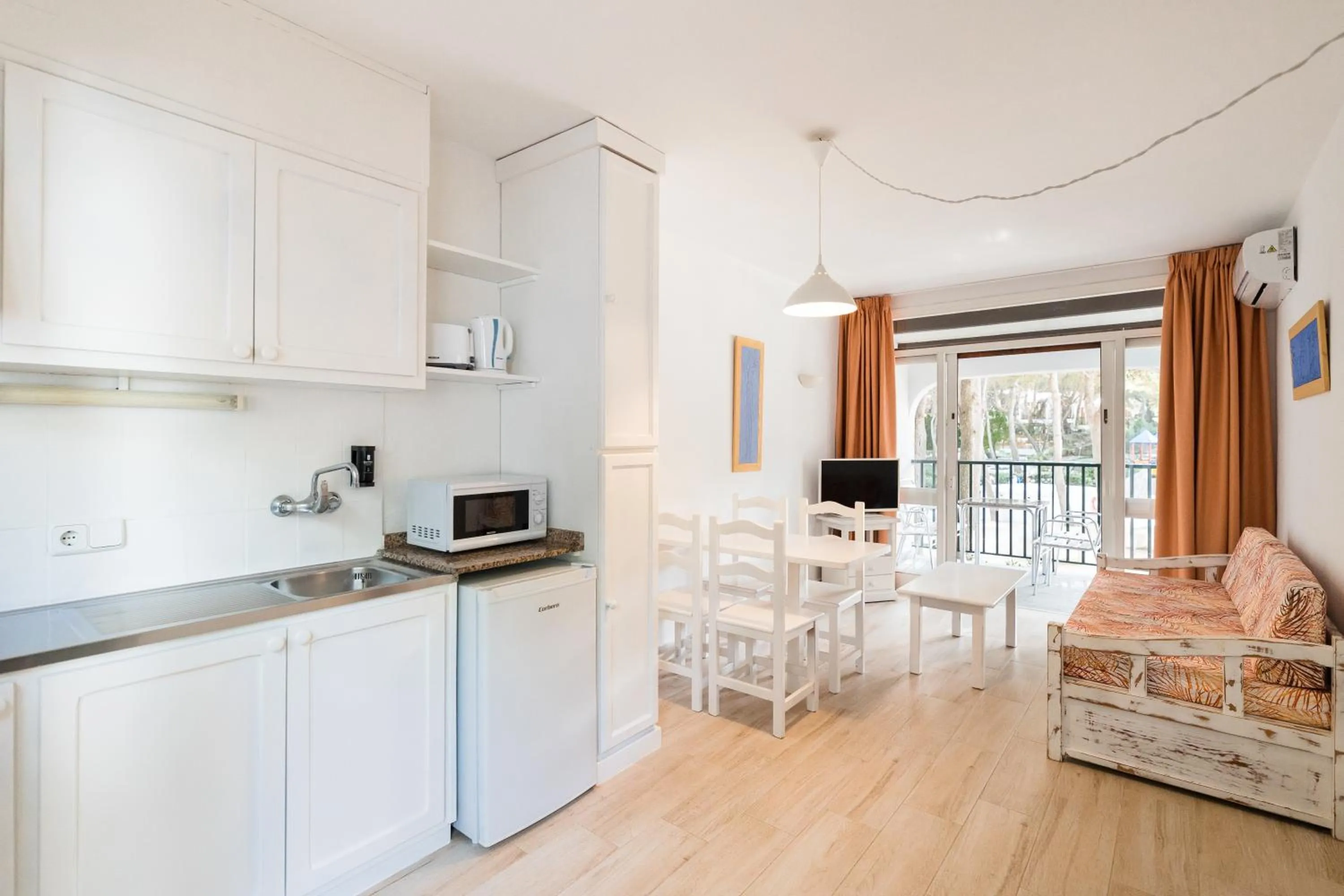 TV and multimedia in Sol Parc Hotel & Apartments