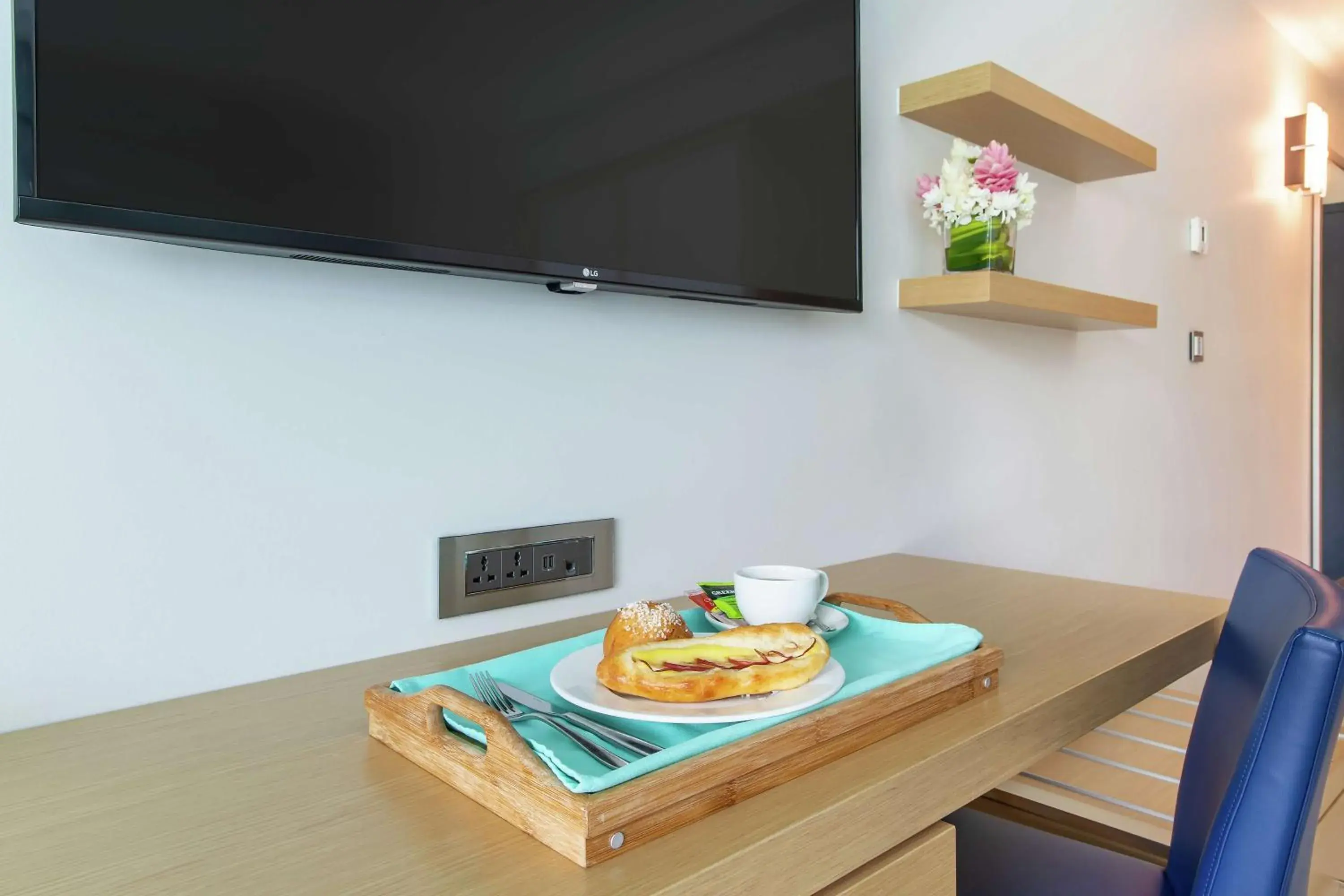 Corner King Room with Bay View in Harbor Club St Lucia, Curio Collection by Hilton Corner King Room with Bay View in Harbor Club St Lucia, Curio Collection by Hilton