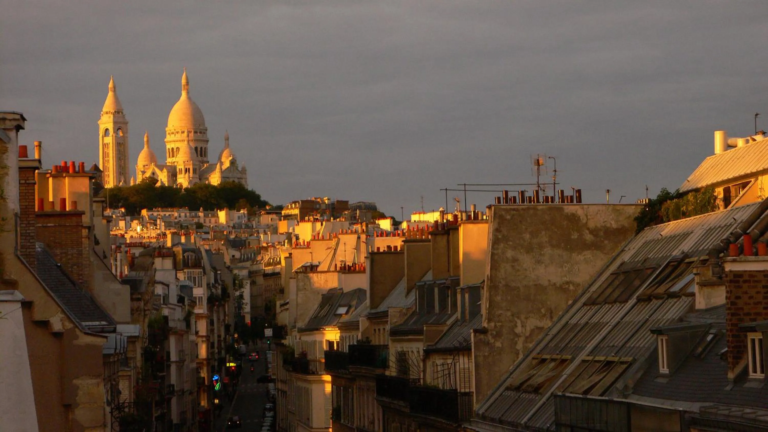 Landmark view in Cote Montmartre