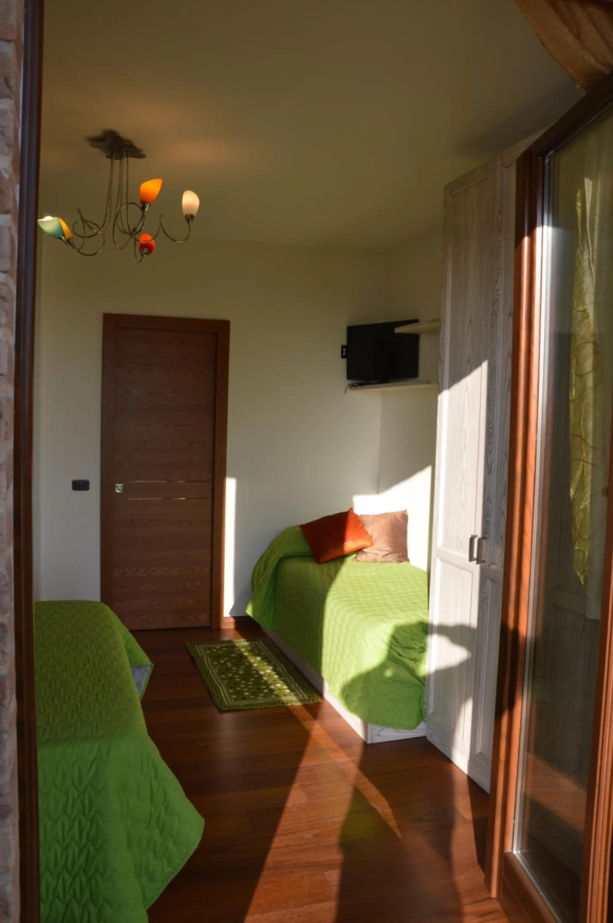 TV and multimedia, Bed in B&B Madonna Carradori