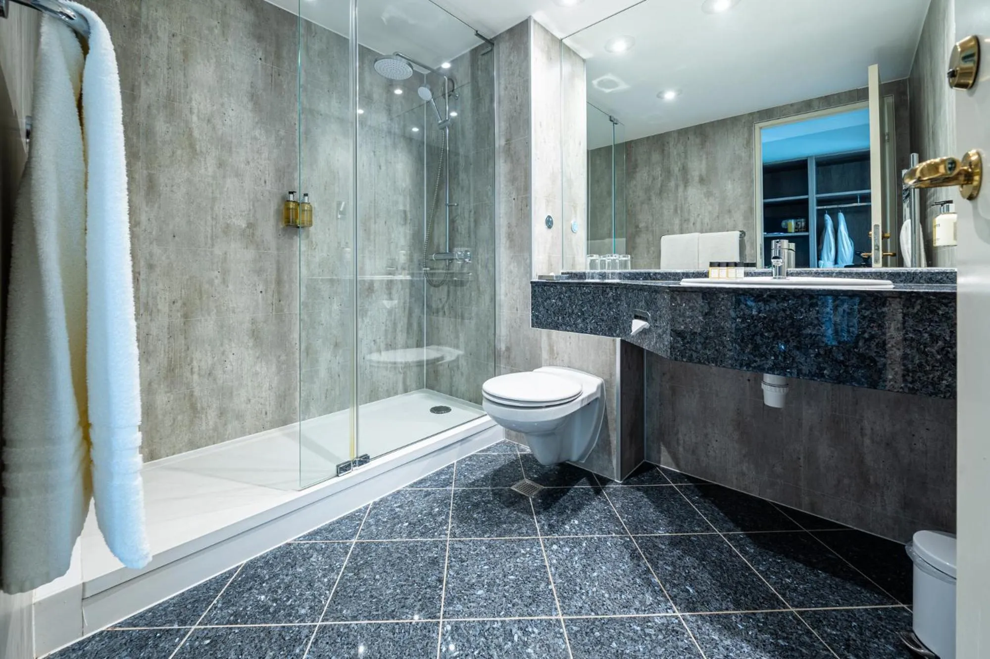 Bathroom in Stoke By Nayland Hotel, Golf & Spa