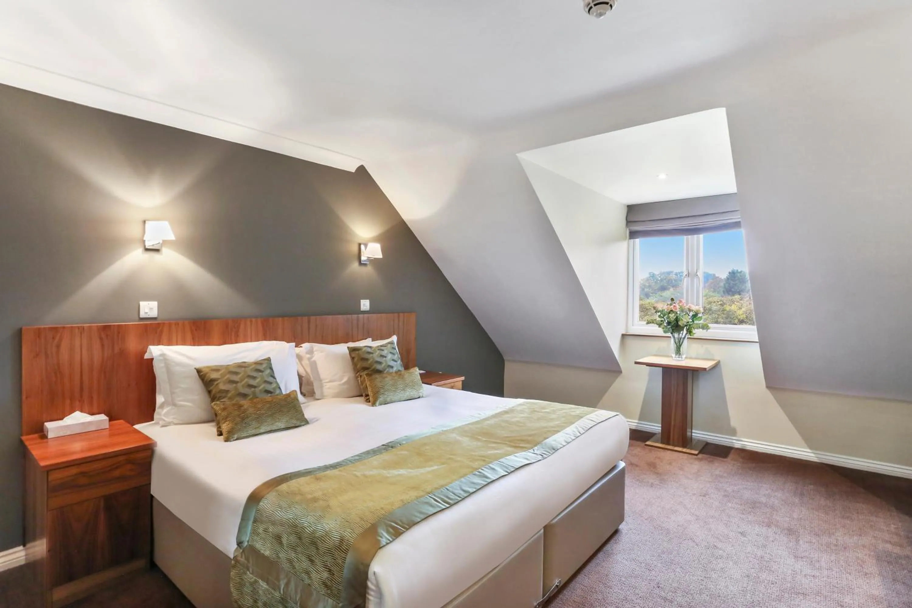 Bed in Stoke By Nayland Hotel, Golf & Spa