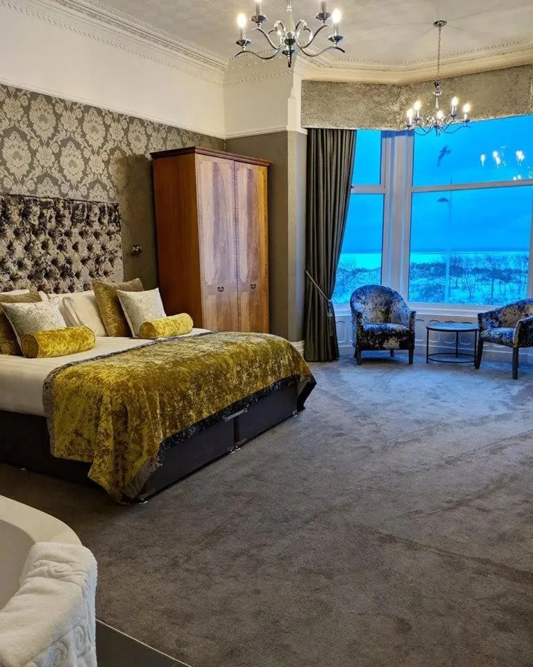 Bed in Glendower Hotel BW Signature Collection