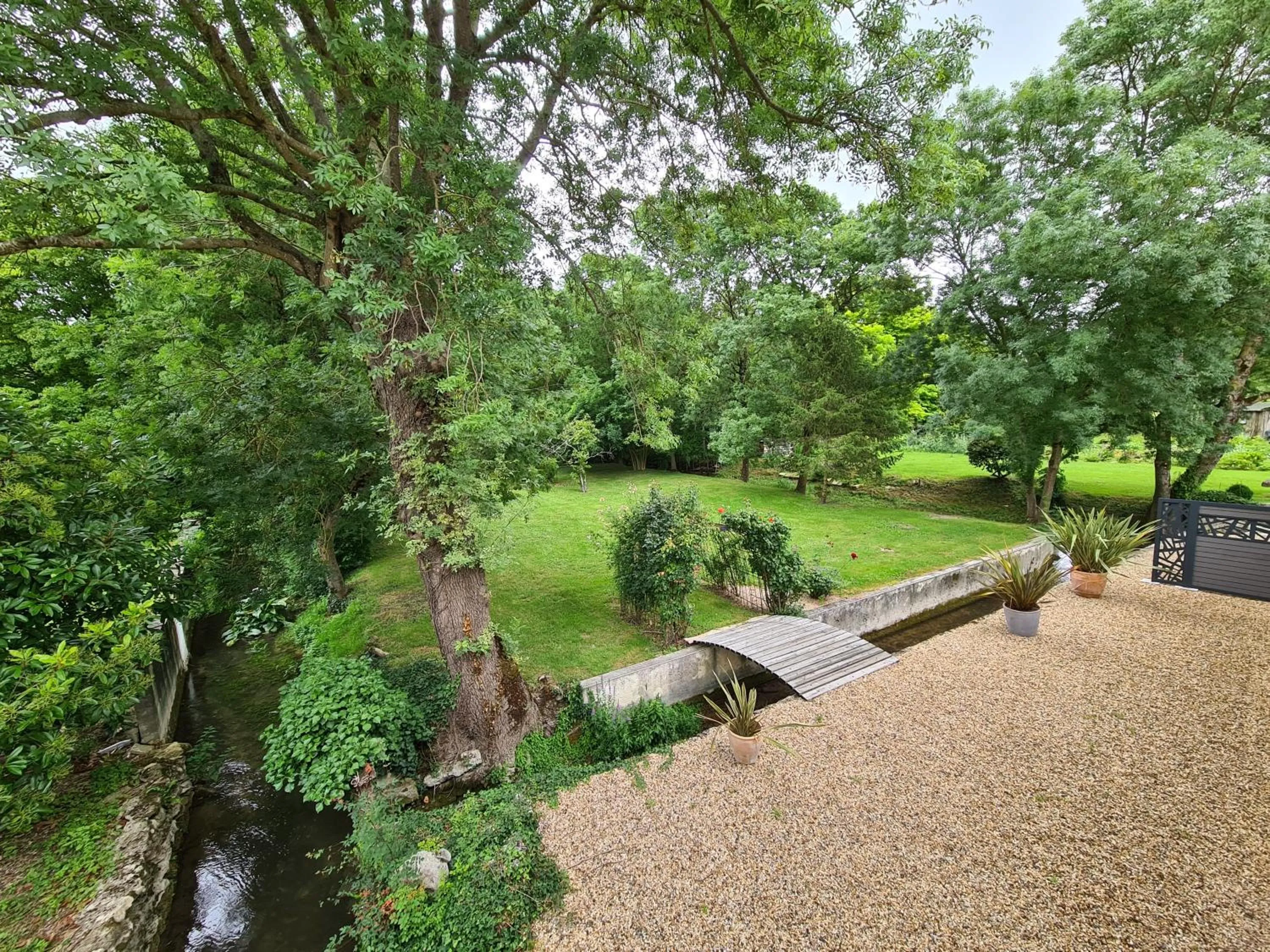 Garden view in Le p'tit nid de Gabriel