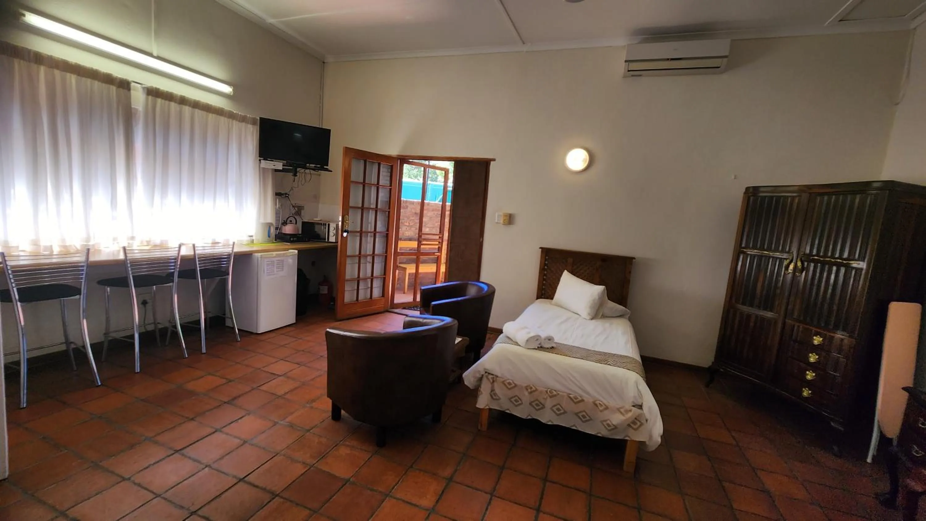 Kitchen or kitchenette, Bed in Country Village