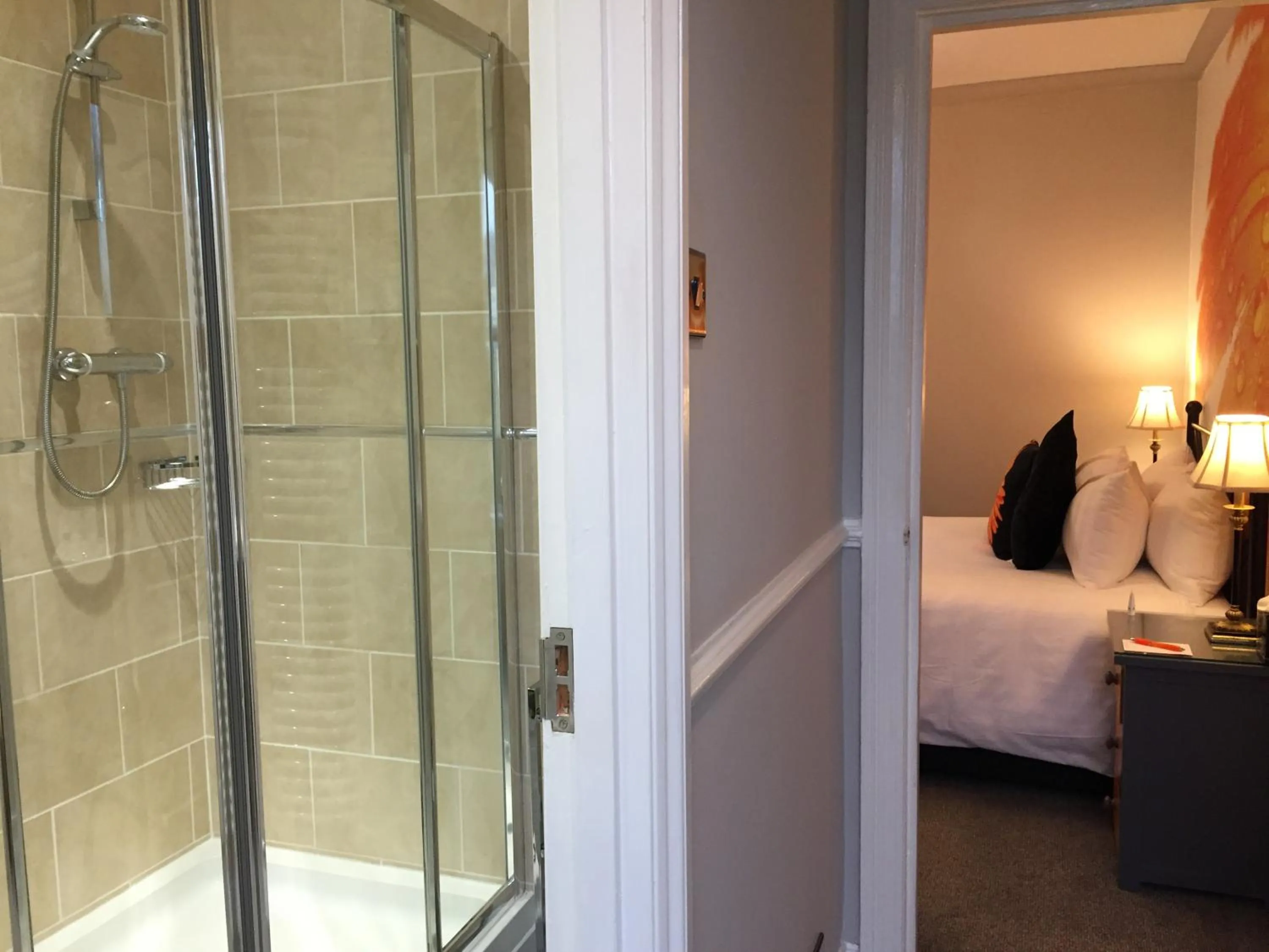 Shower, Bed in The 25 Boutique B&B - Adults Only
