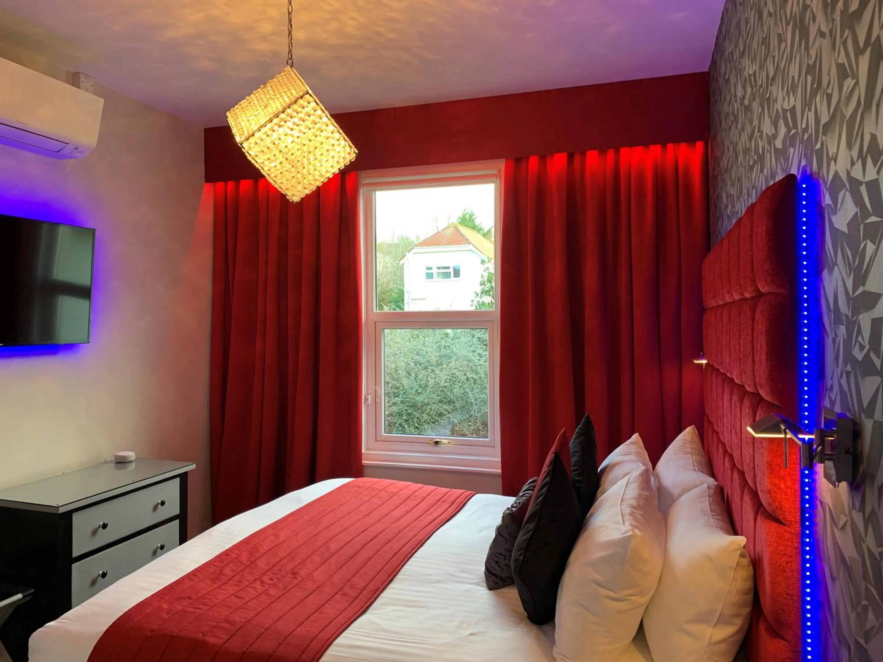 Bed in The 25 Boutique B&B - Adults Only