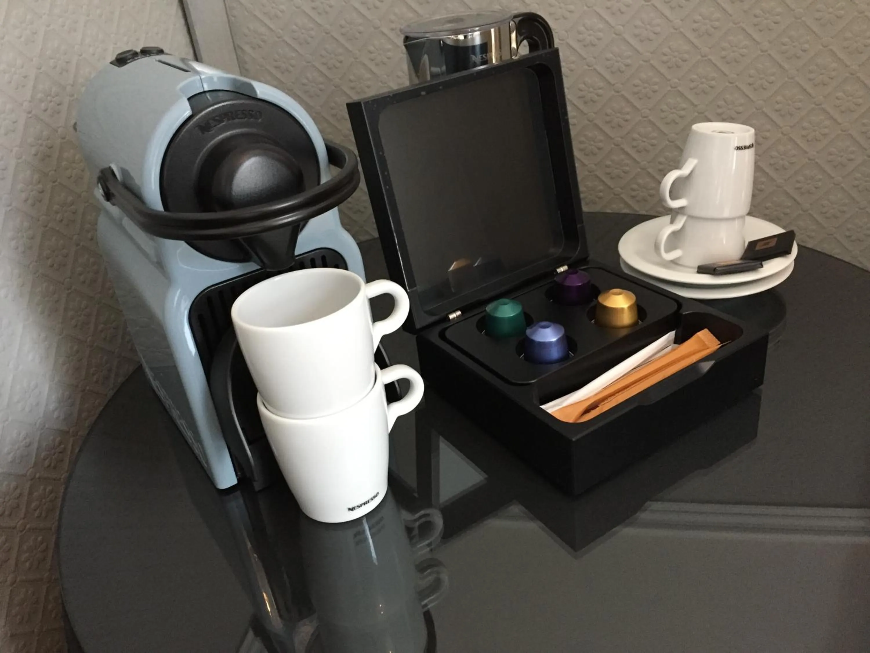 Food and drinks in The 25 Boutique B&B - Adults Only