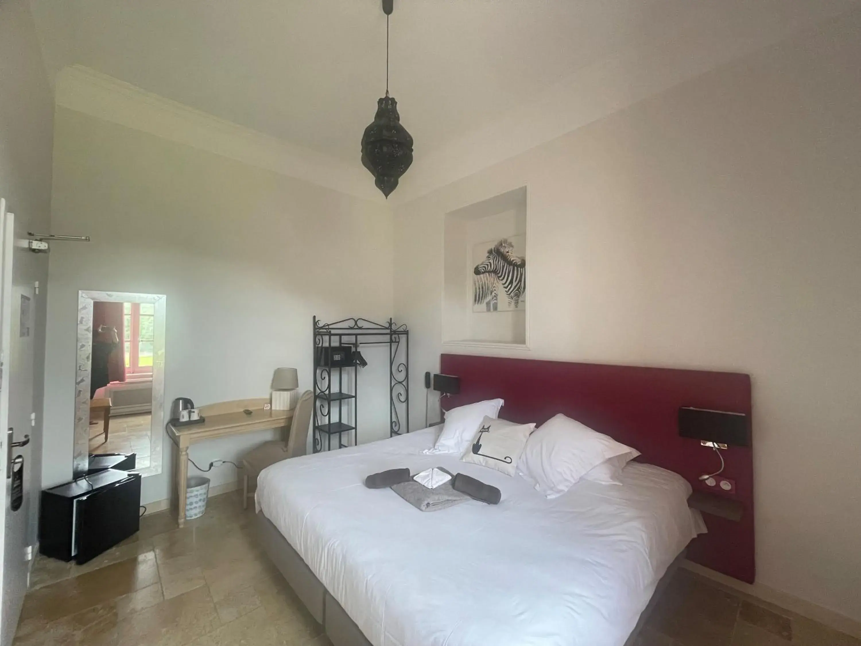 Superior Double Room in Logis Hotel Restaurant Le Domaine de la Régalière Superior Double Room in Logis Hotel Restaurant Le Domaine de la Régalière