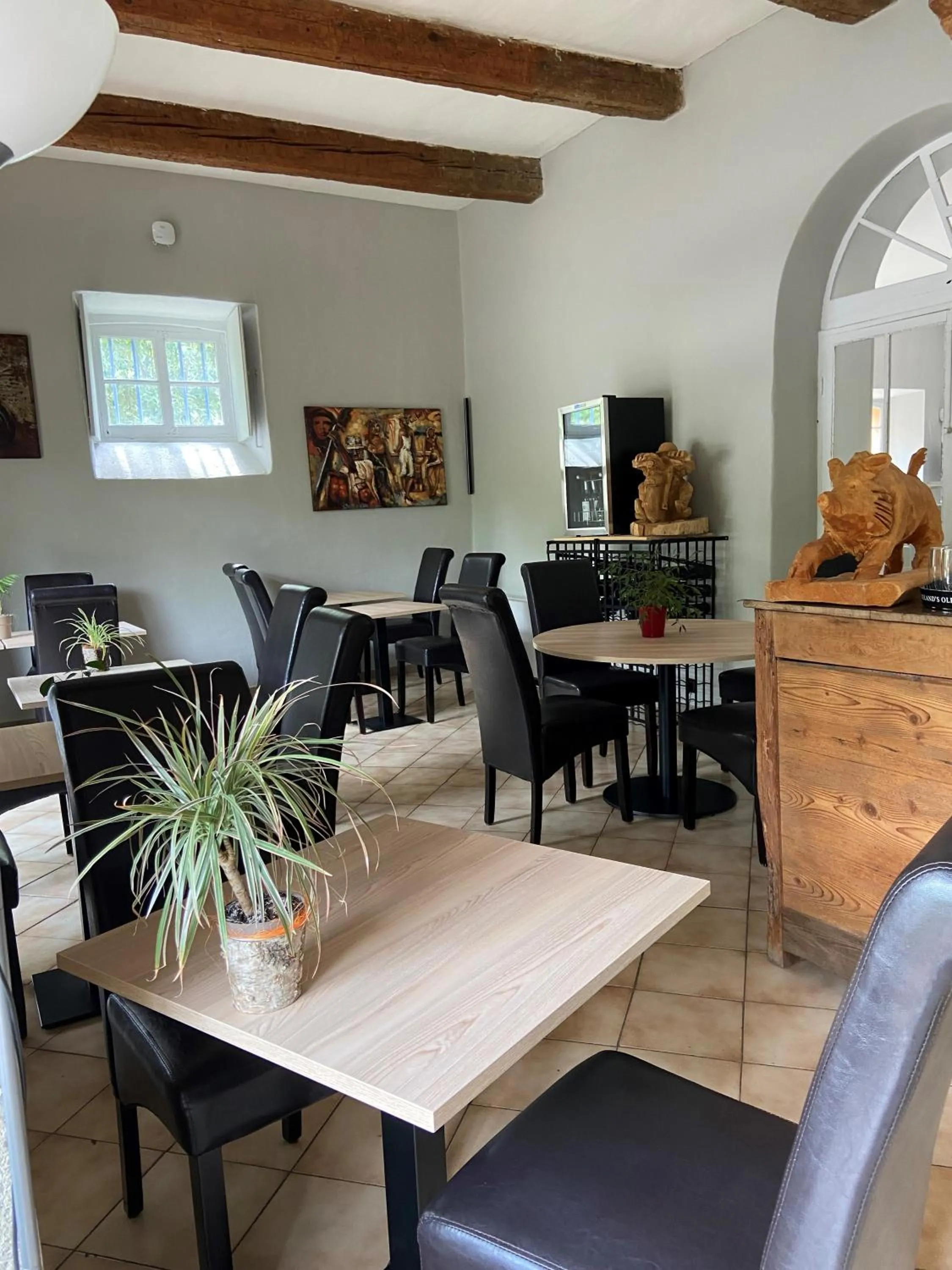 Property building in Logis Hotel Restaurant Le Domaine de la Régalière