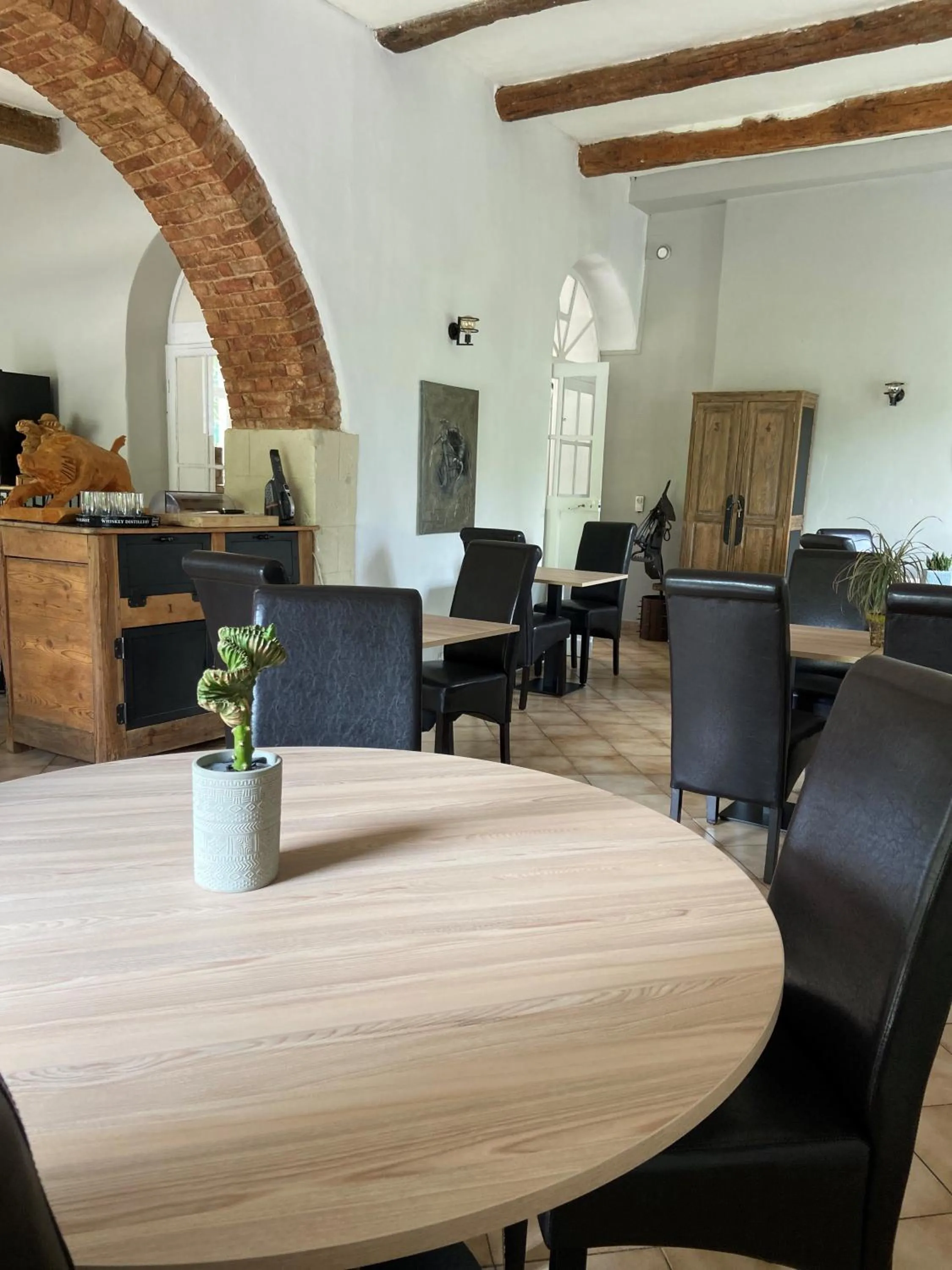 Property building in Logis Hotel Restaurant Le Domaine de la Régalière