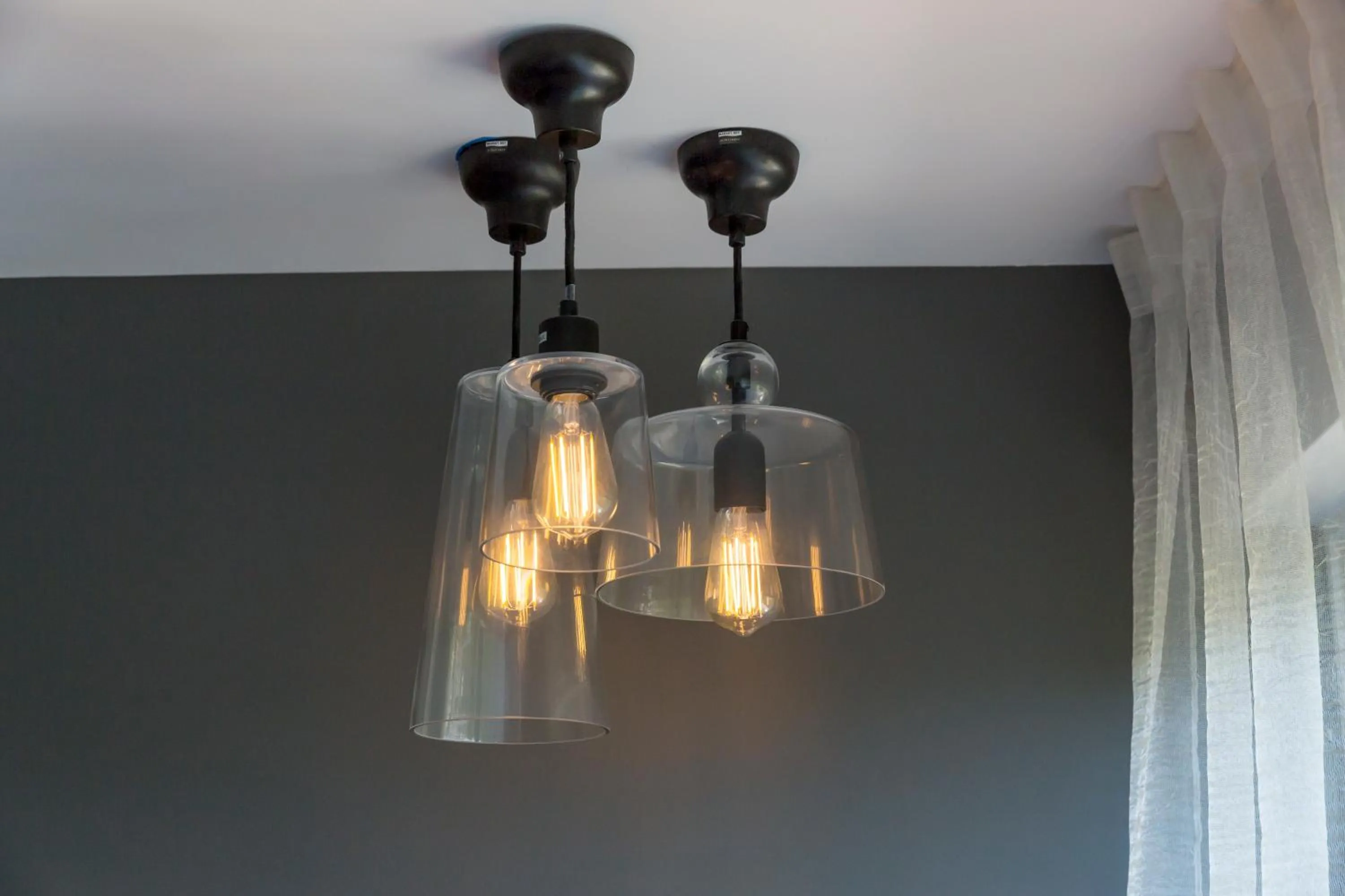 Decorative detail in Logis Hôtel Les Pins - Opéralia