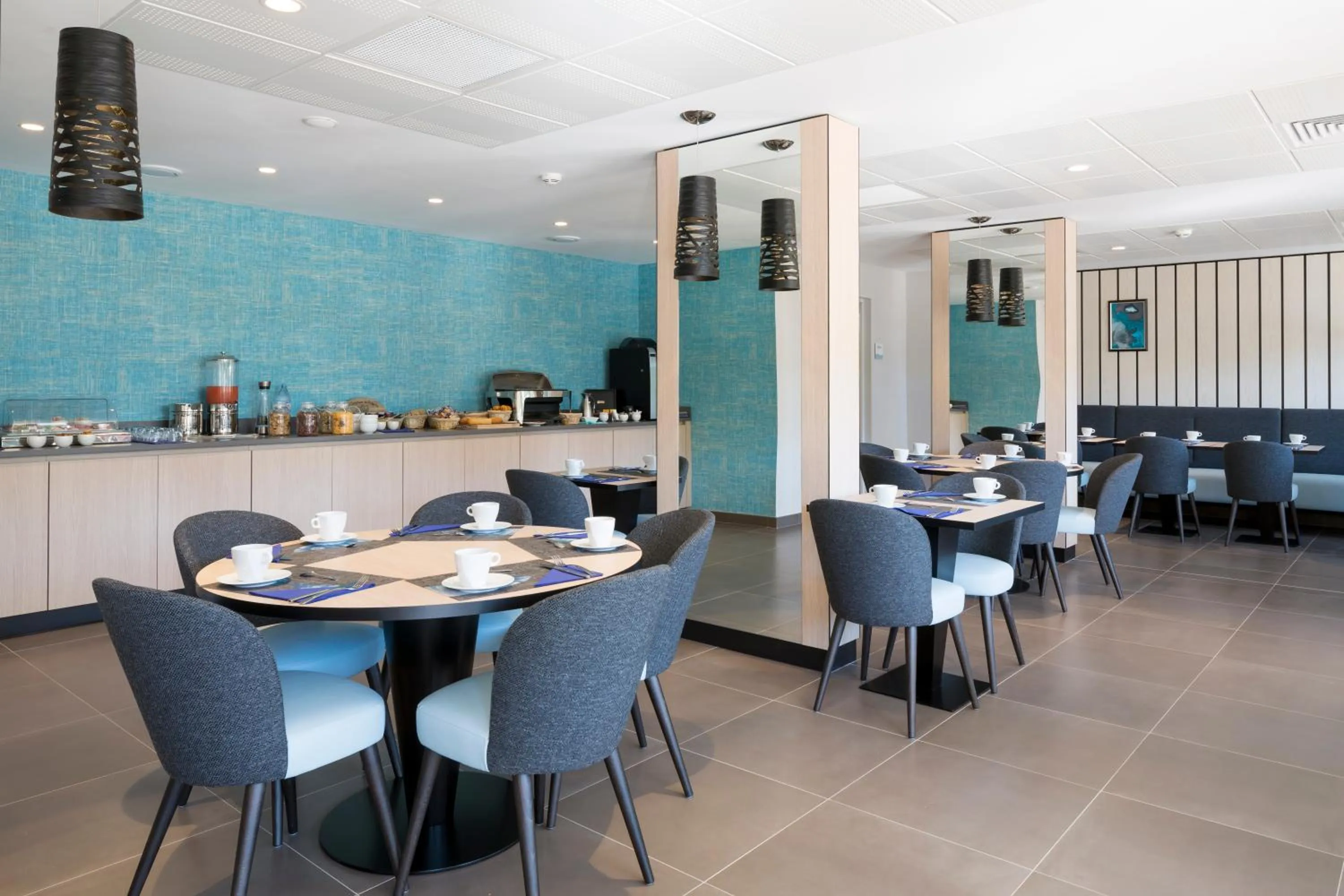 Decorative detail in Logis Hôtel Les Pins - Opéralia